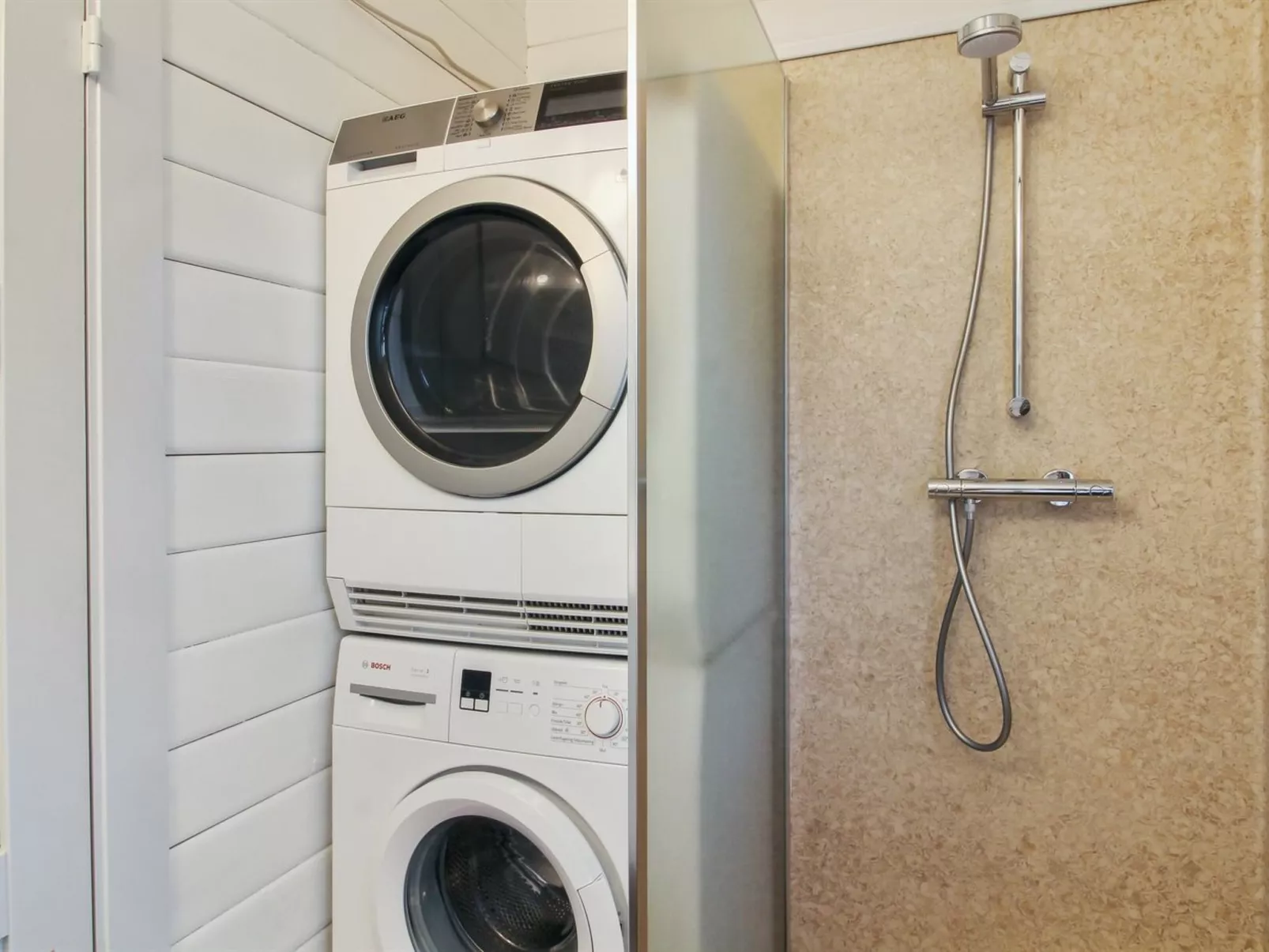 "Semund" - 2km from the sea-Binnen