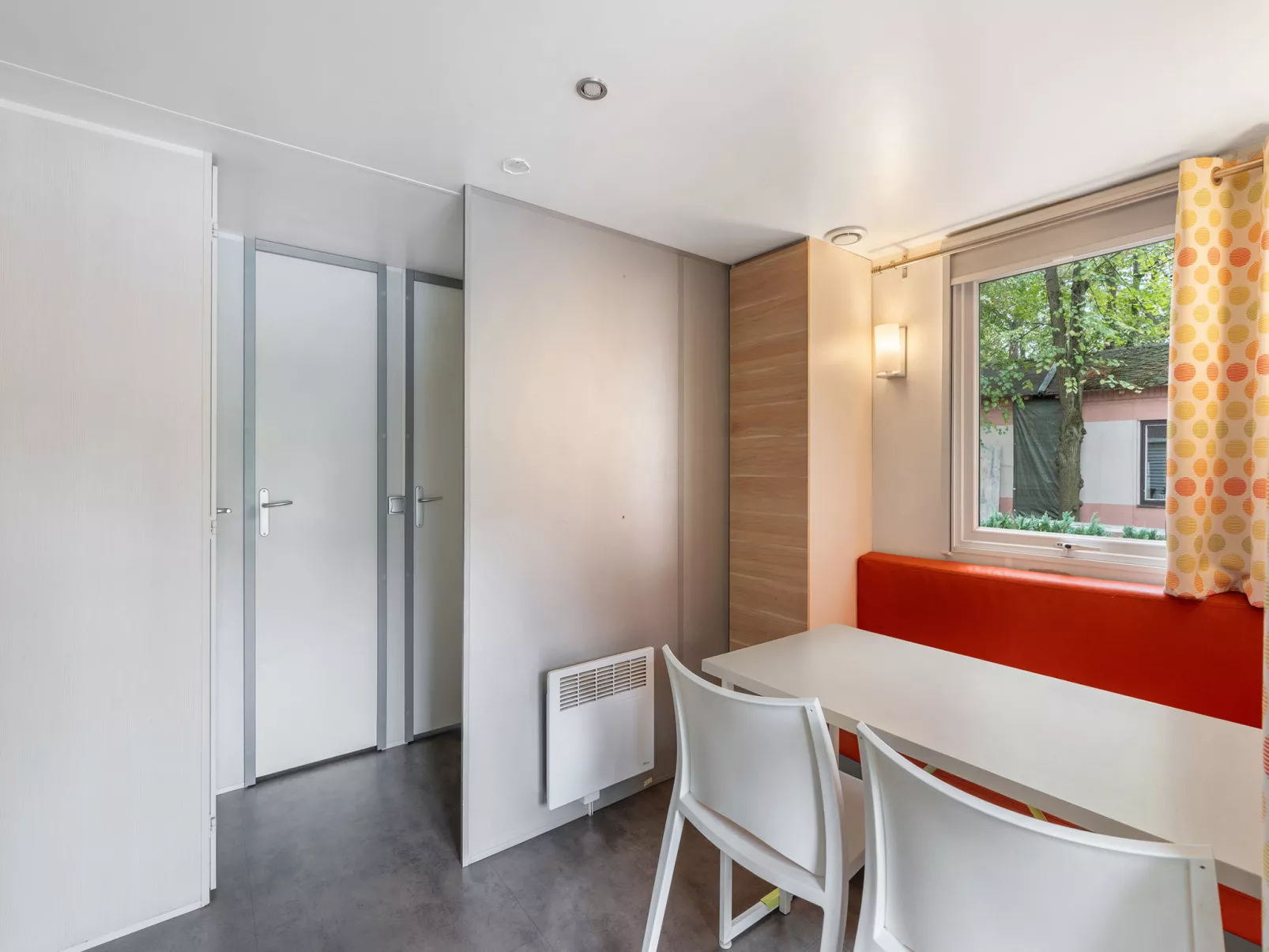 Sunset Terrace-Binnen