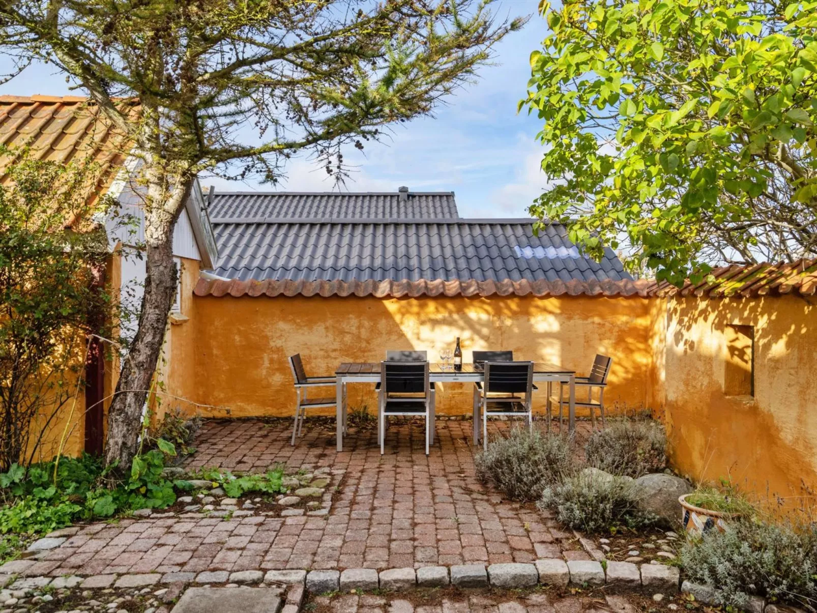 "Ethly" - 50m from the sea-Buiten