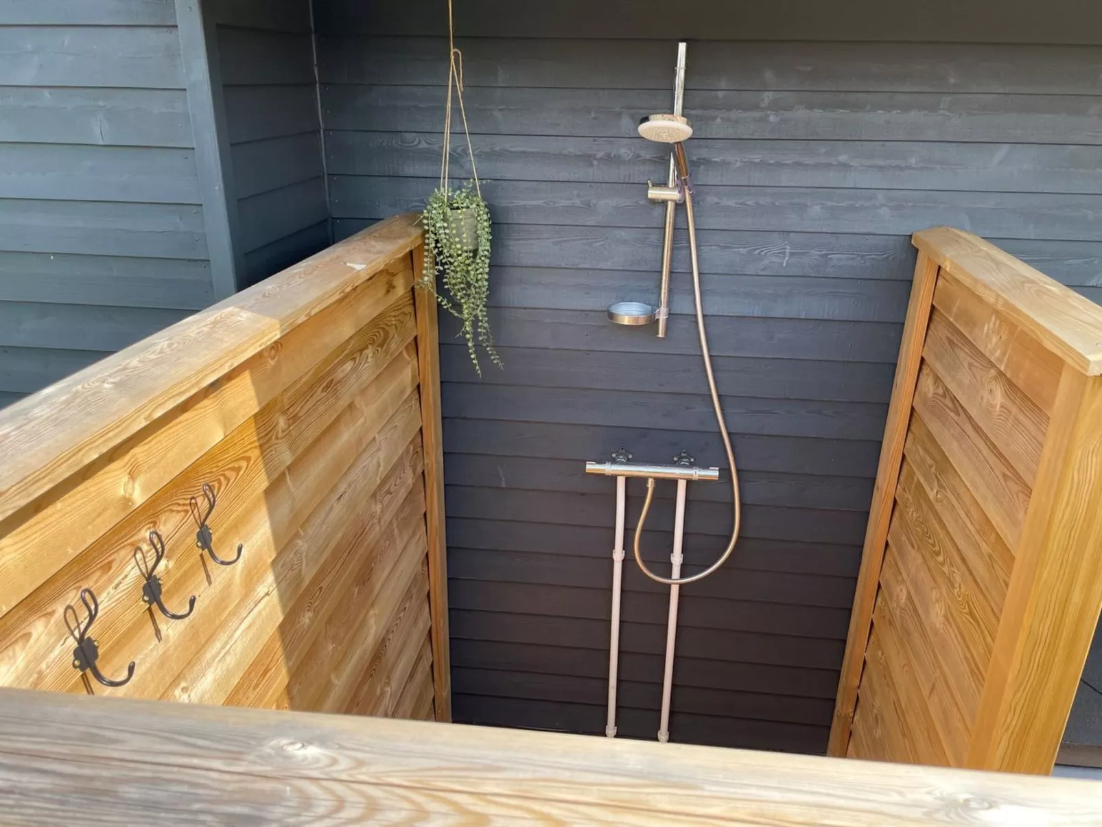 "Nine" - 200m from the sea-Buiten