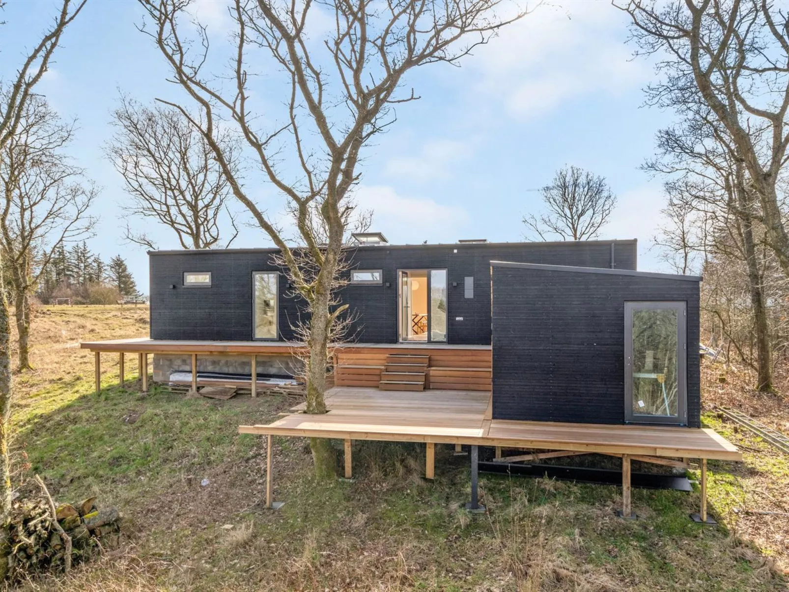 "Haubert" - 500m to the fjord-Buiten