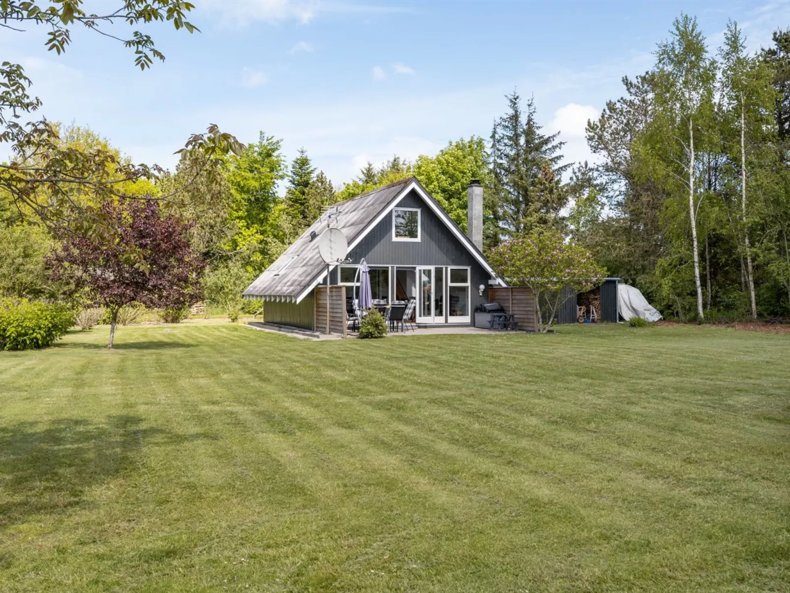 "Femija" - 500m to the fjord-Buiten