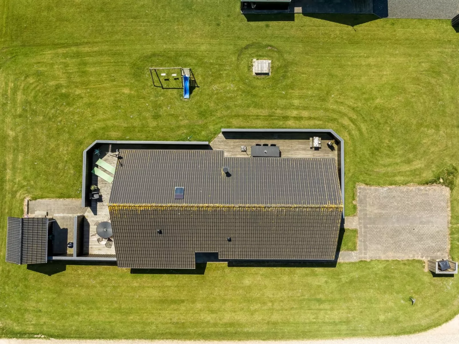 "Samuil" - 300m to the fjord-Buiten