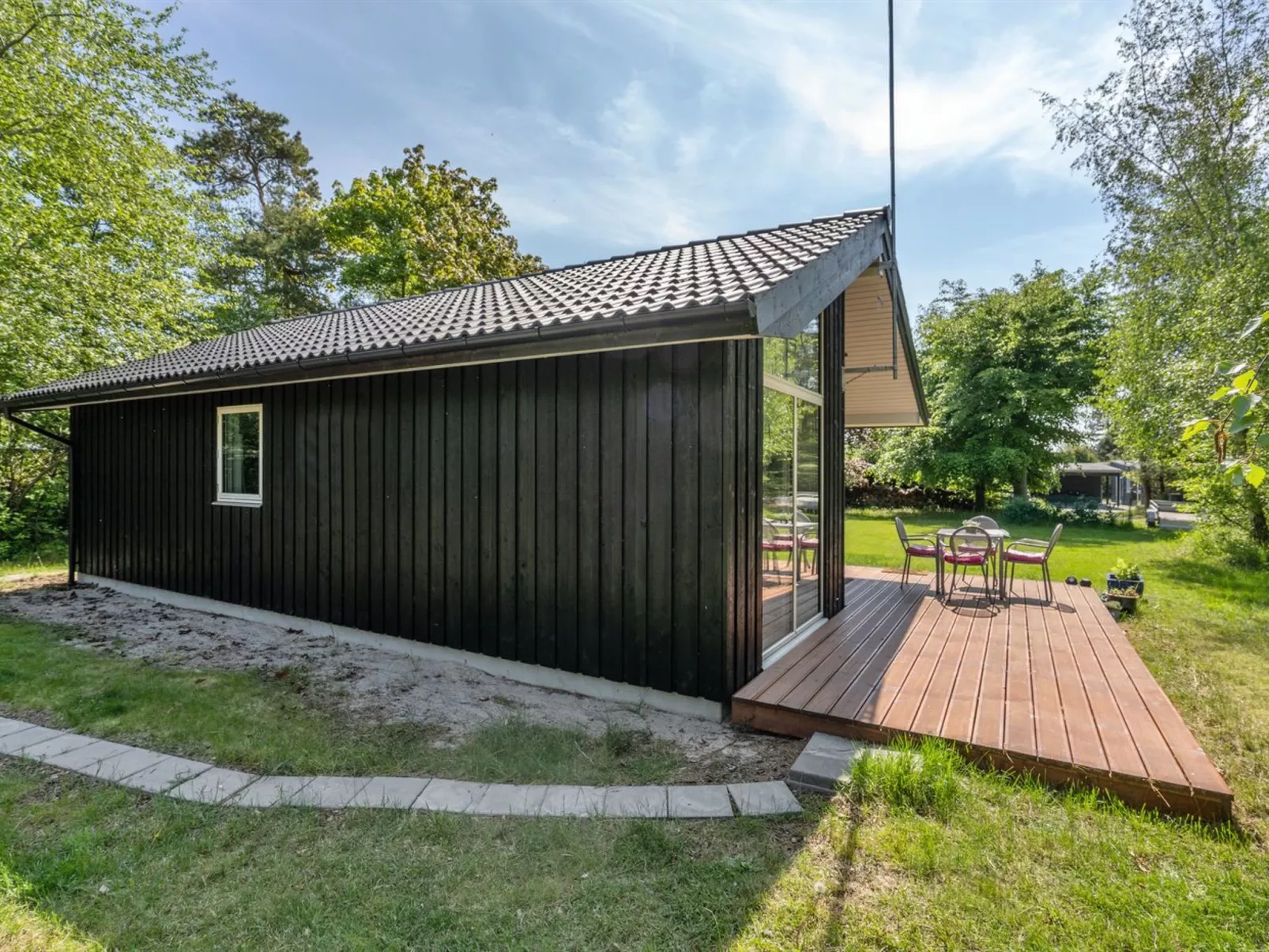 "Tancred" - 200m from the sea-Buiten