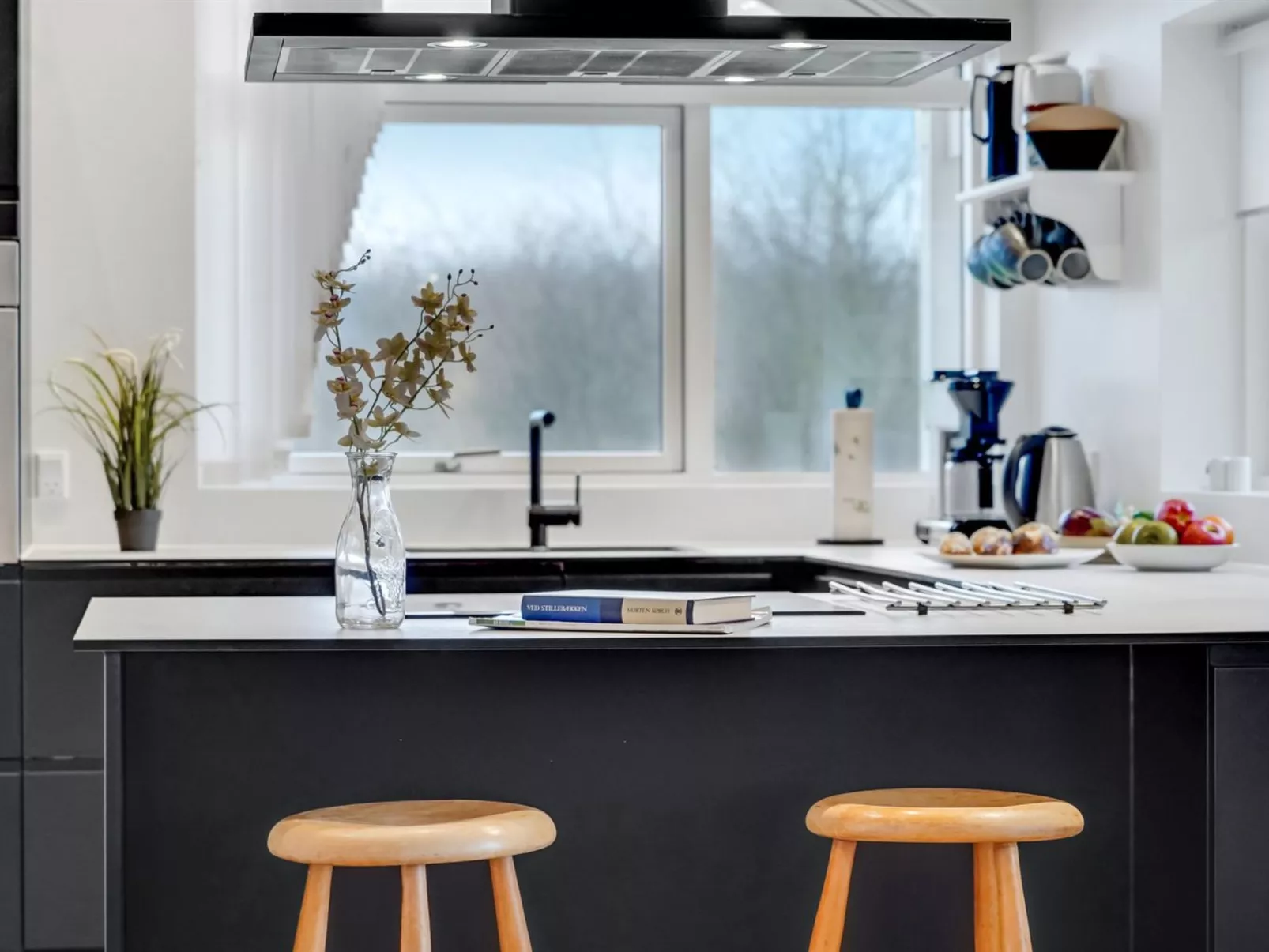 "Ano" - 950m from the sea-Binnen