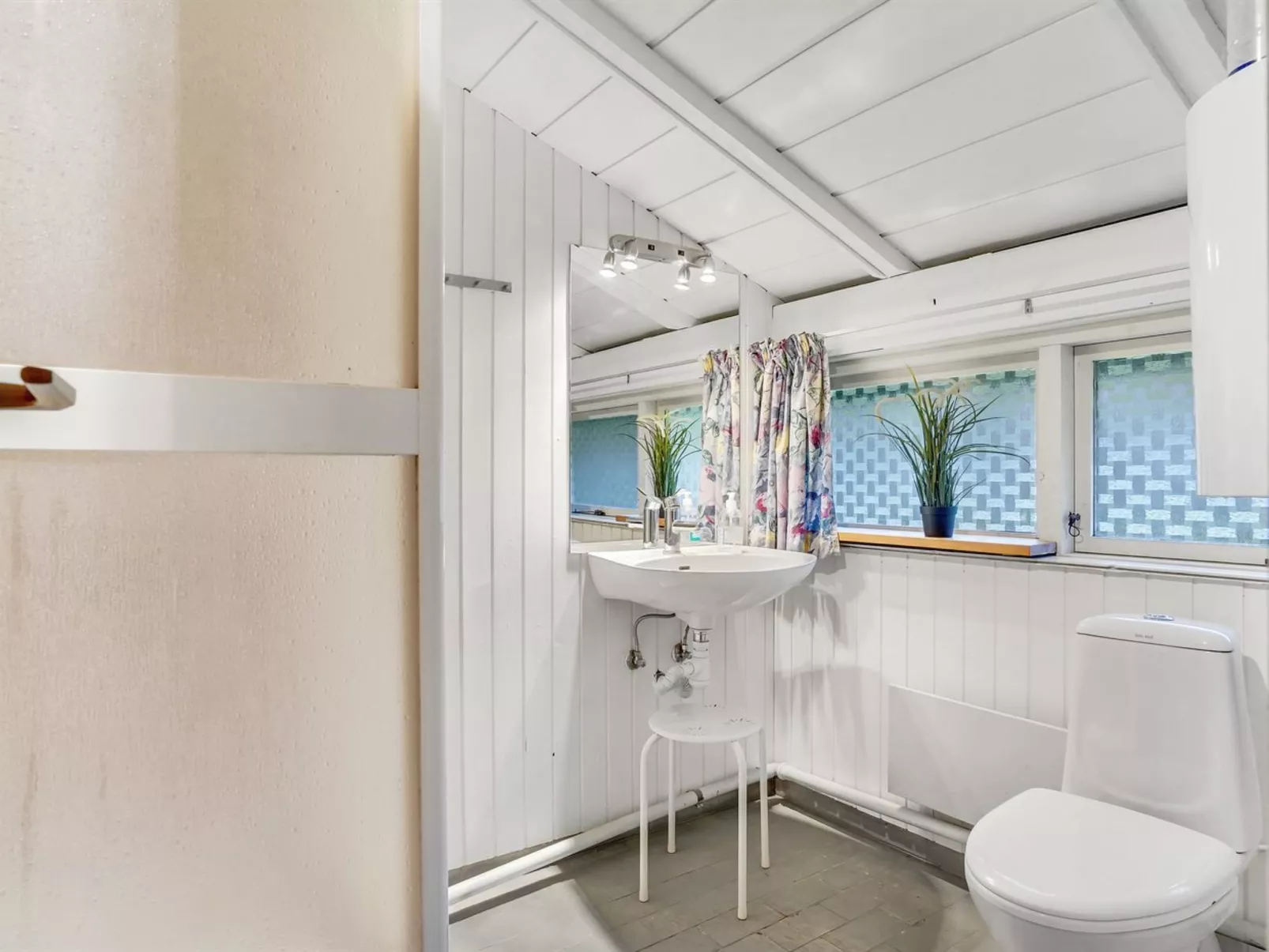 "Hardy" - 30km from the sea-Binnen