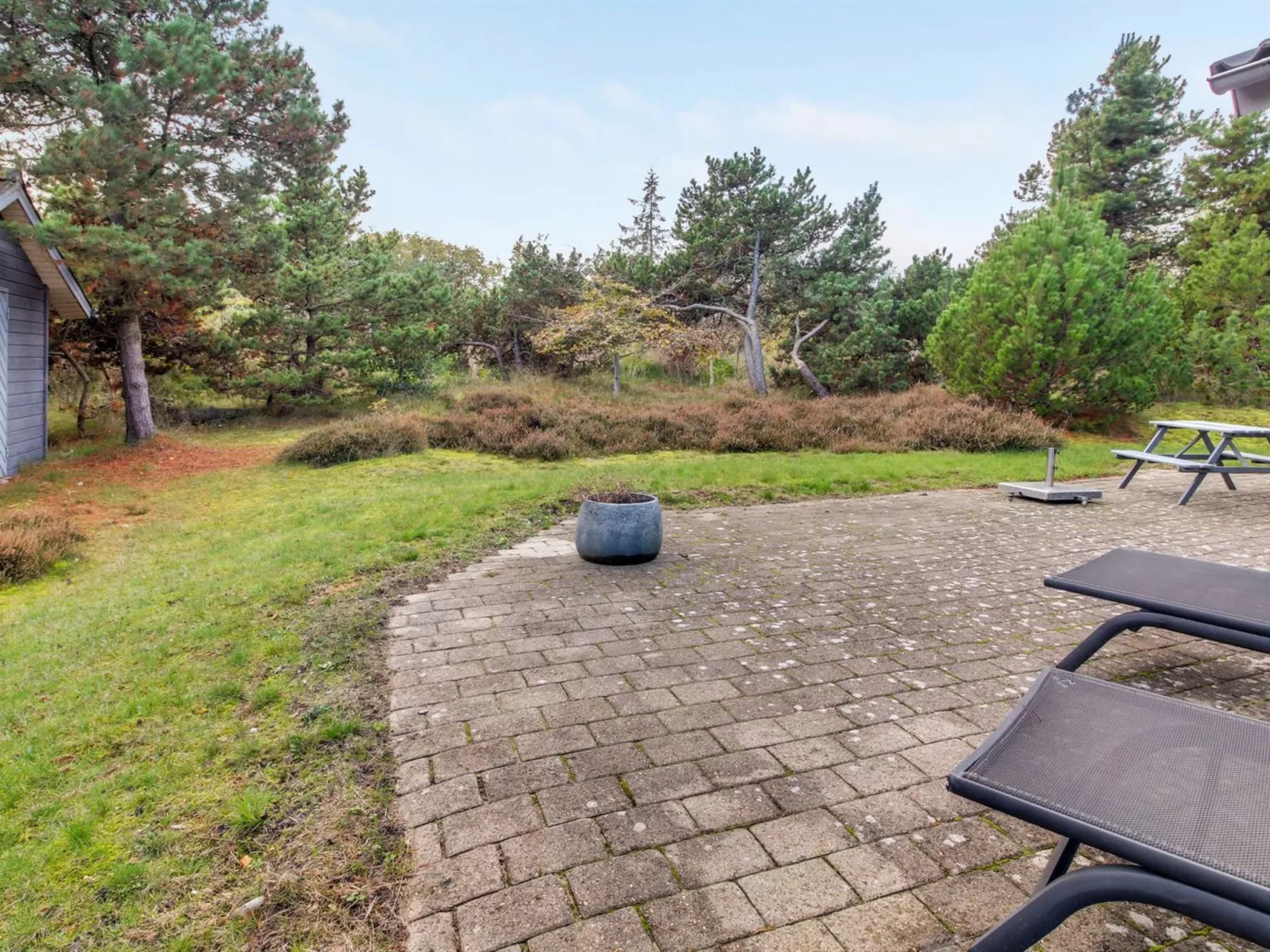 "Nauka" - 2.3km from the sea-Buiten