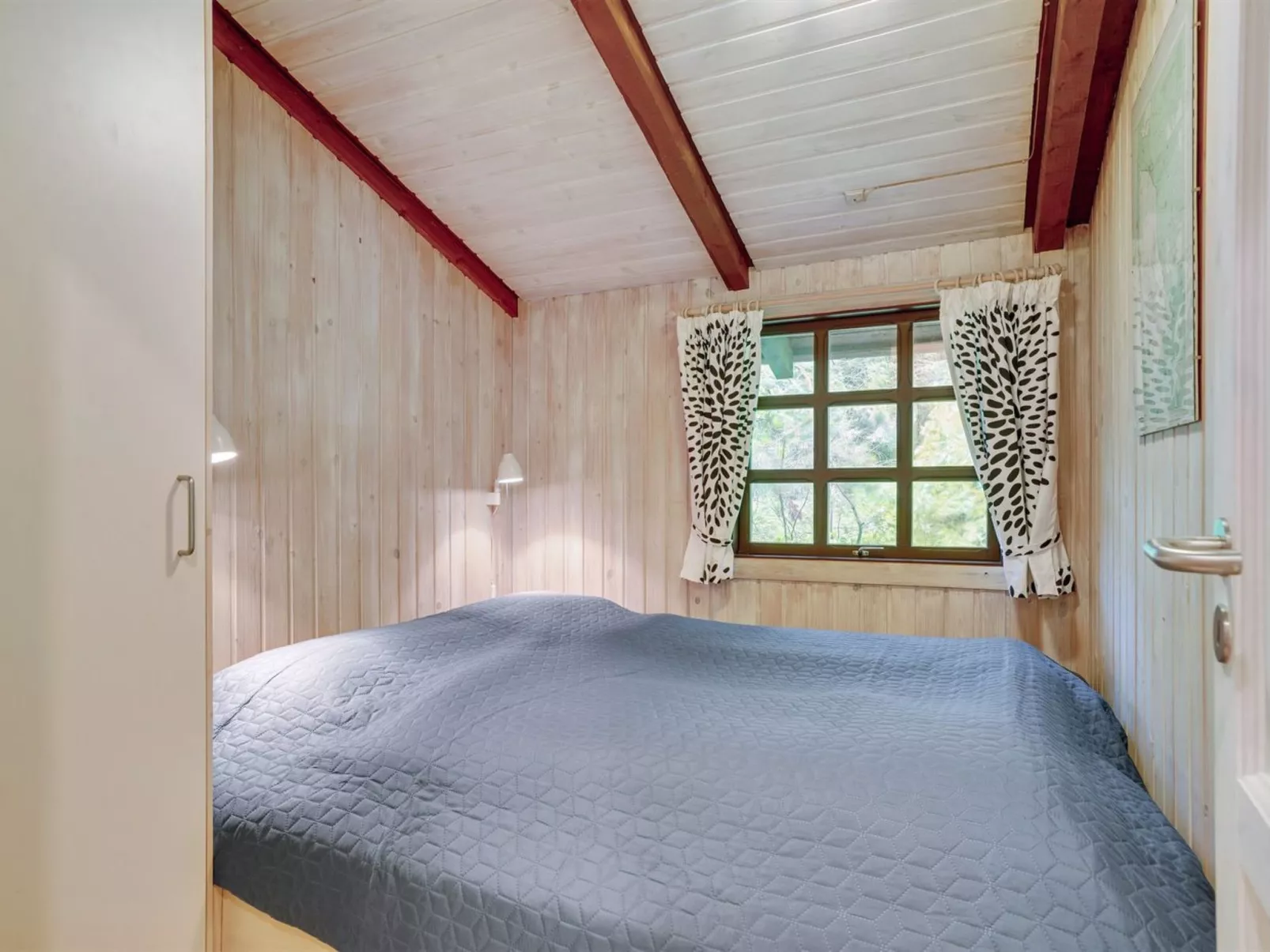 "Gail" - 400m to the fjord-Binnen