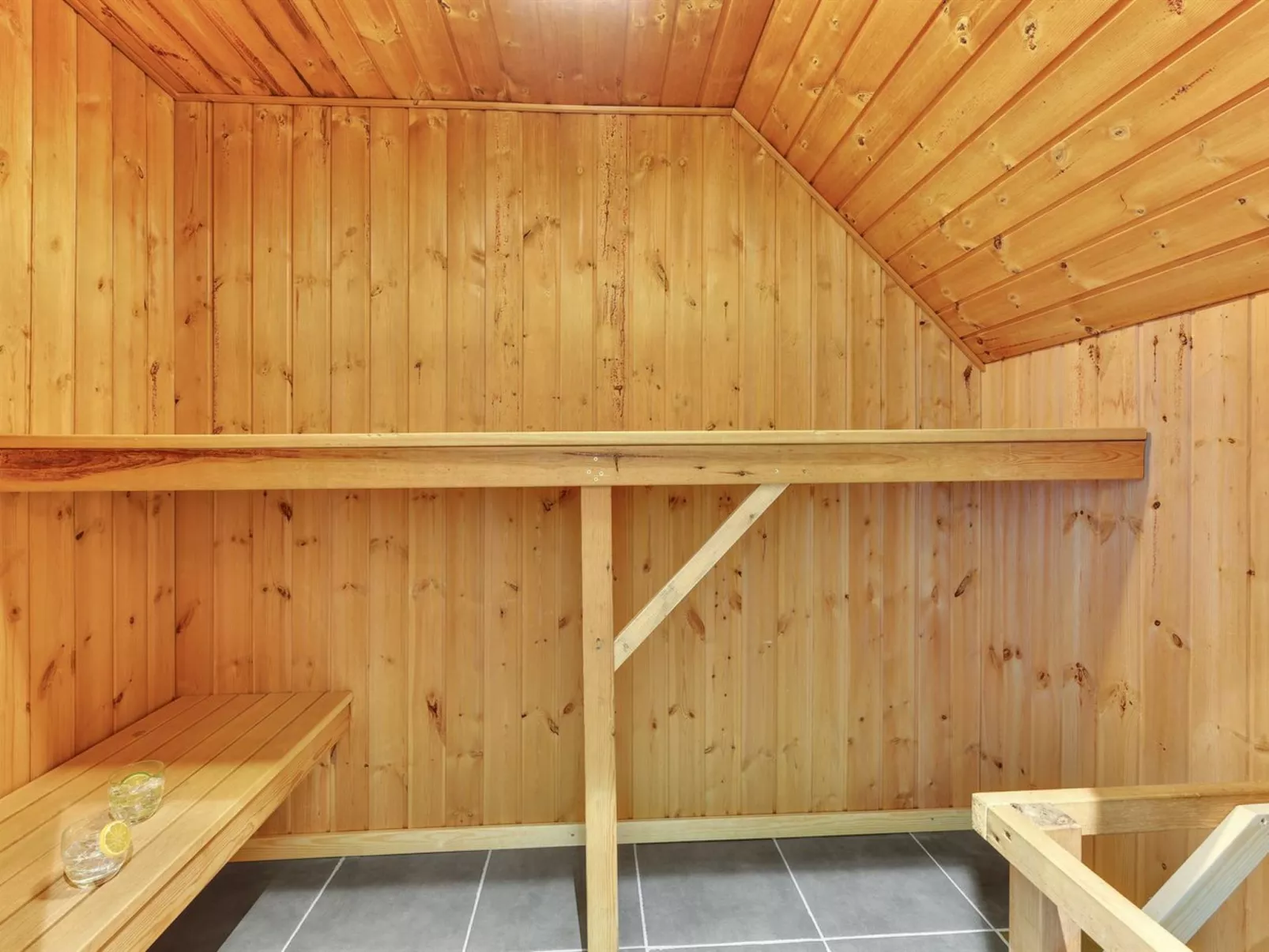 "Erla" - 2.3km from the sea-Binnen