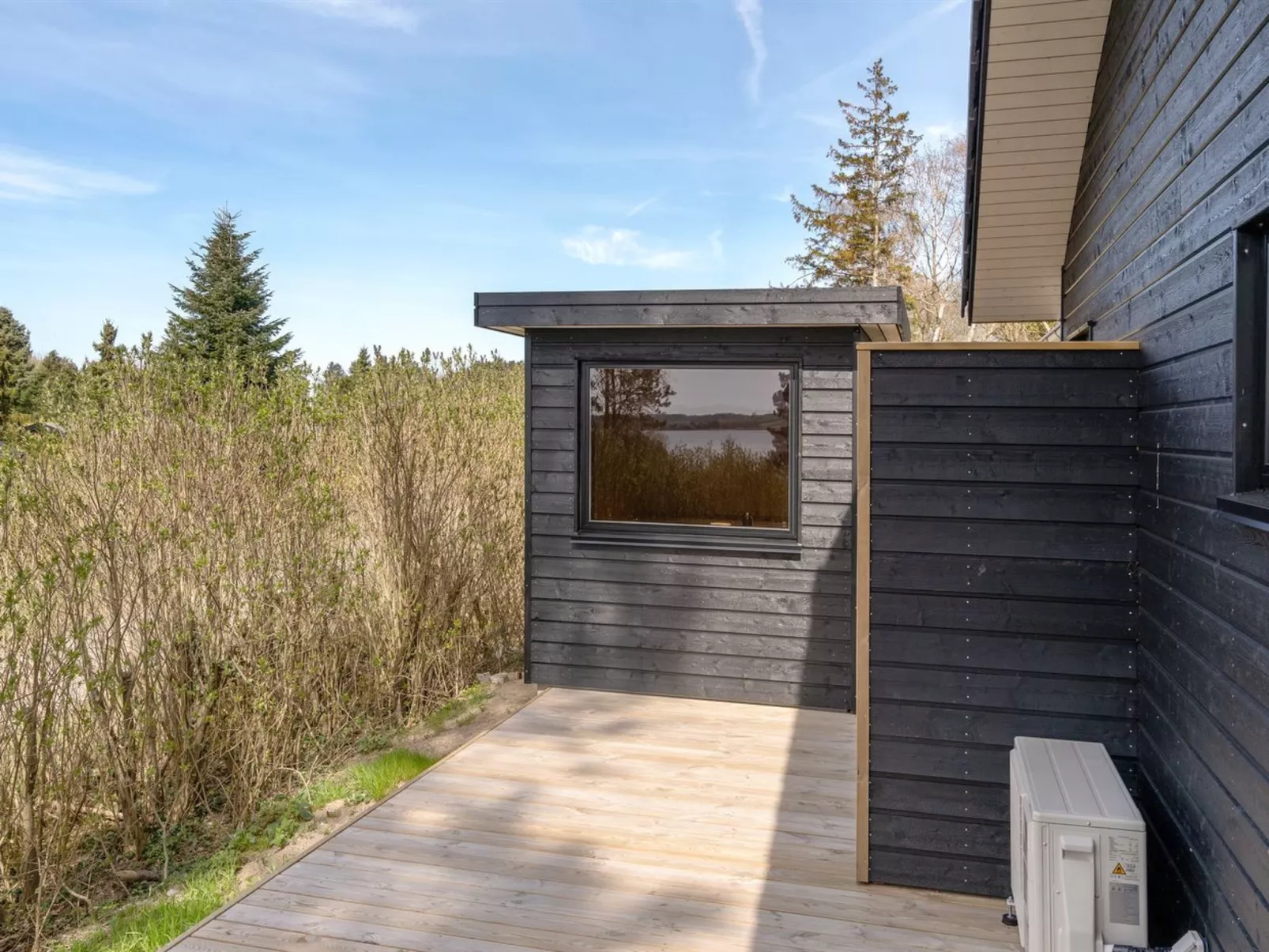 "Haley" - 150m from the sea-Buiten