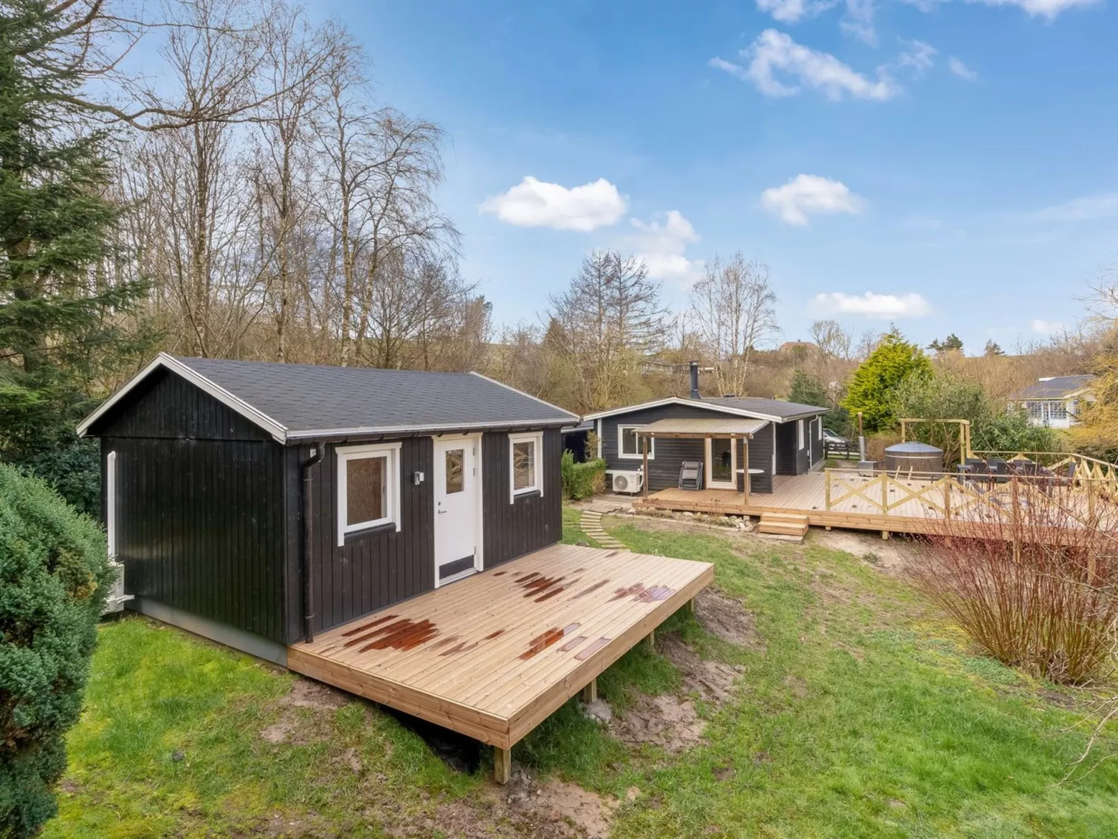 "Self" - 400m to the fjord-Binnen