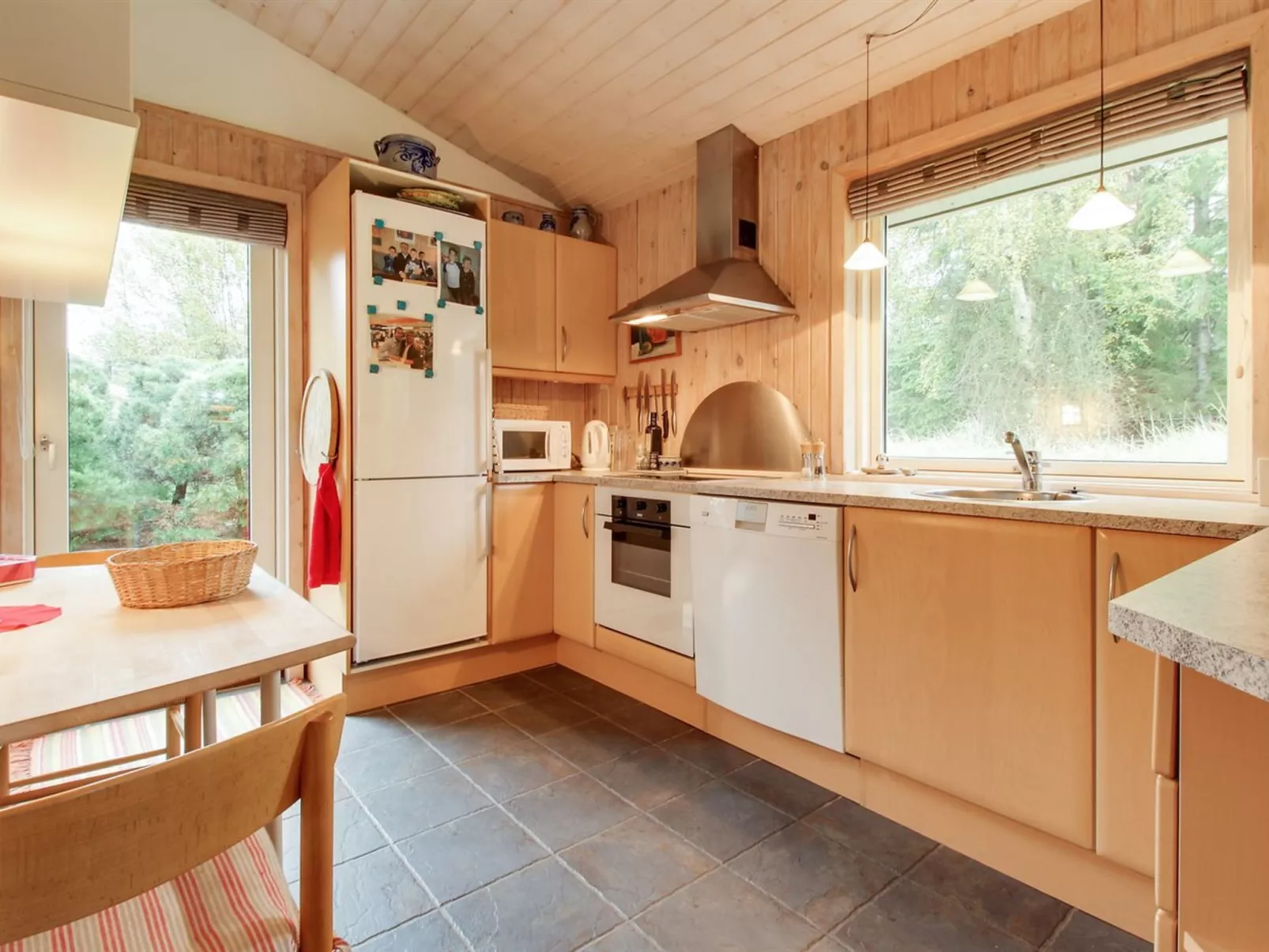 "Erja" - 150m from the sea-Binnen