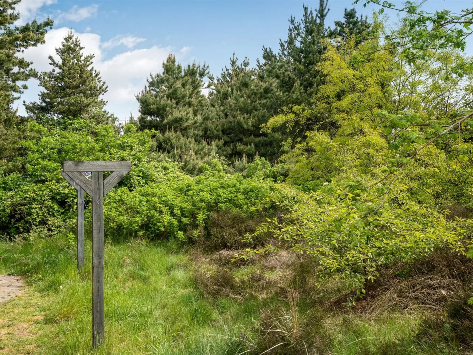 "Livni" - 3.8km from the sea-Buiten