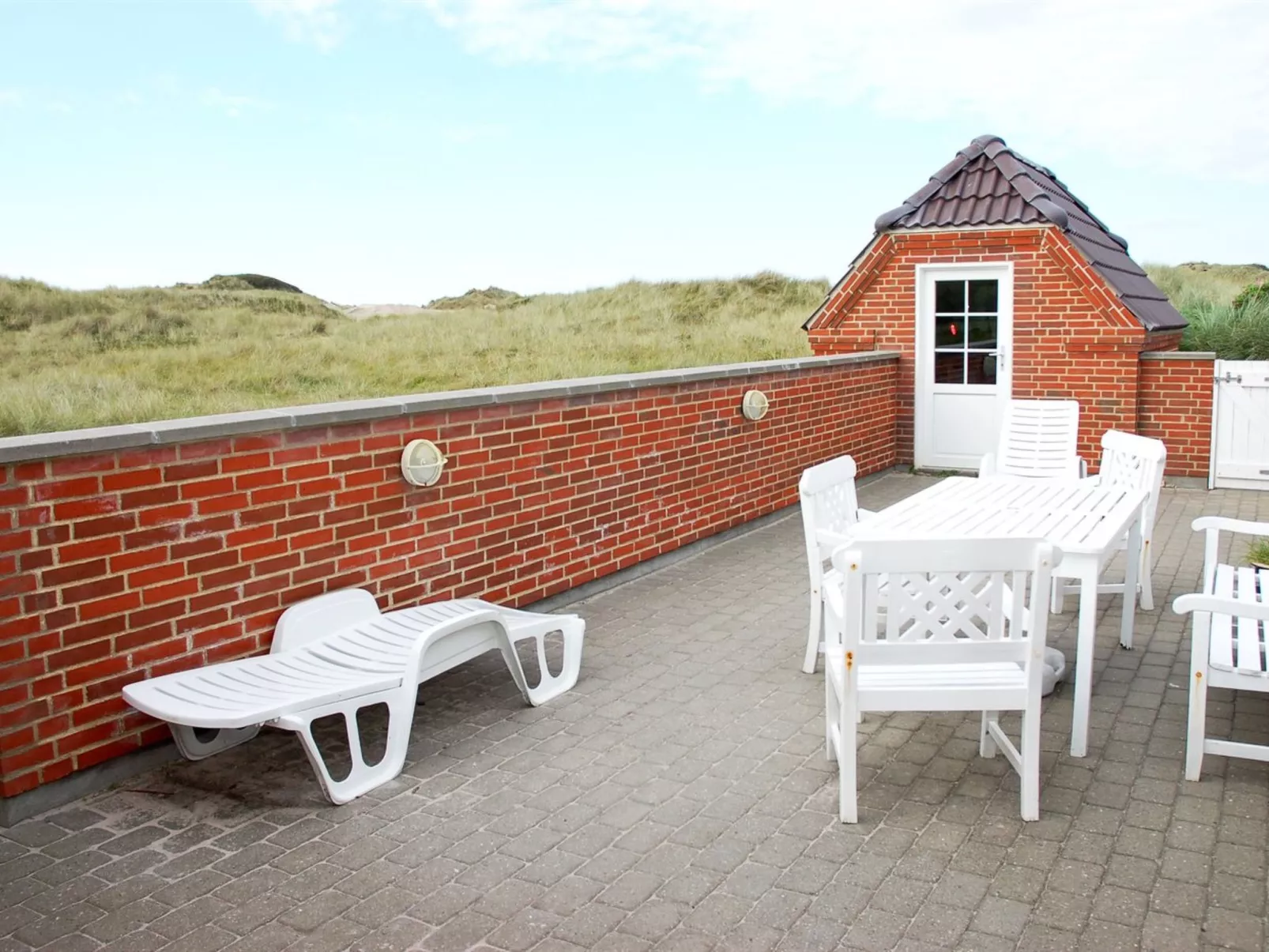 "Karlina" - 100m from the sea-Buiten