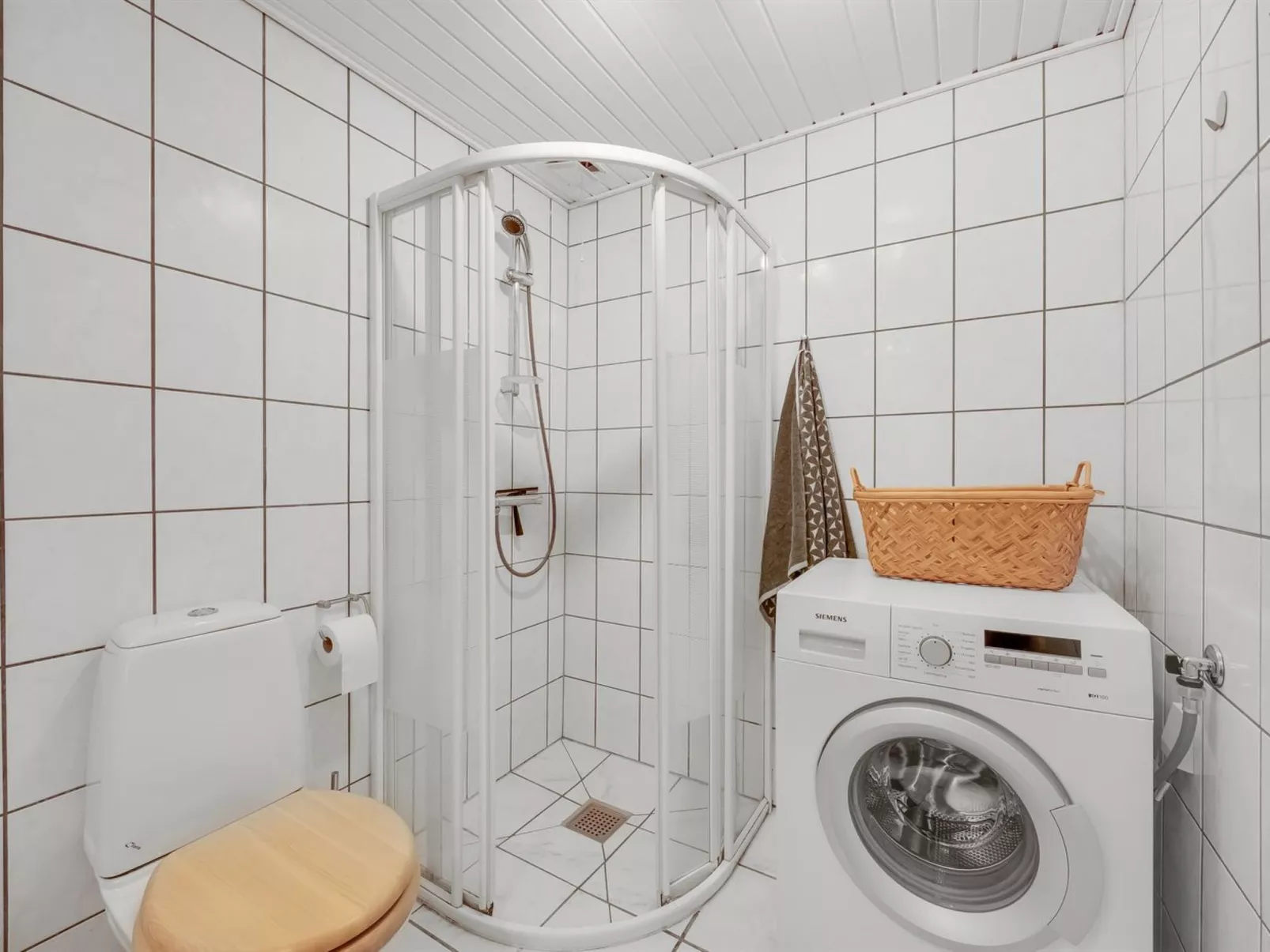 "Sunaj" -  from the sea-Binnen