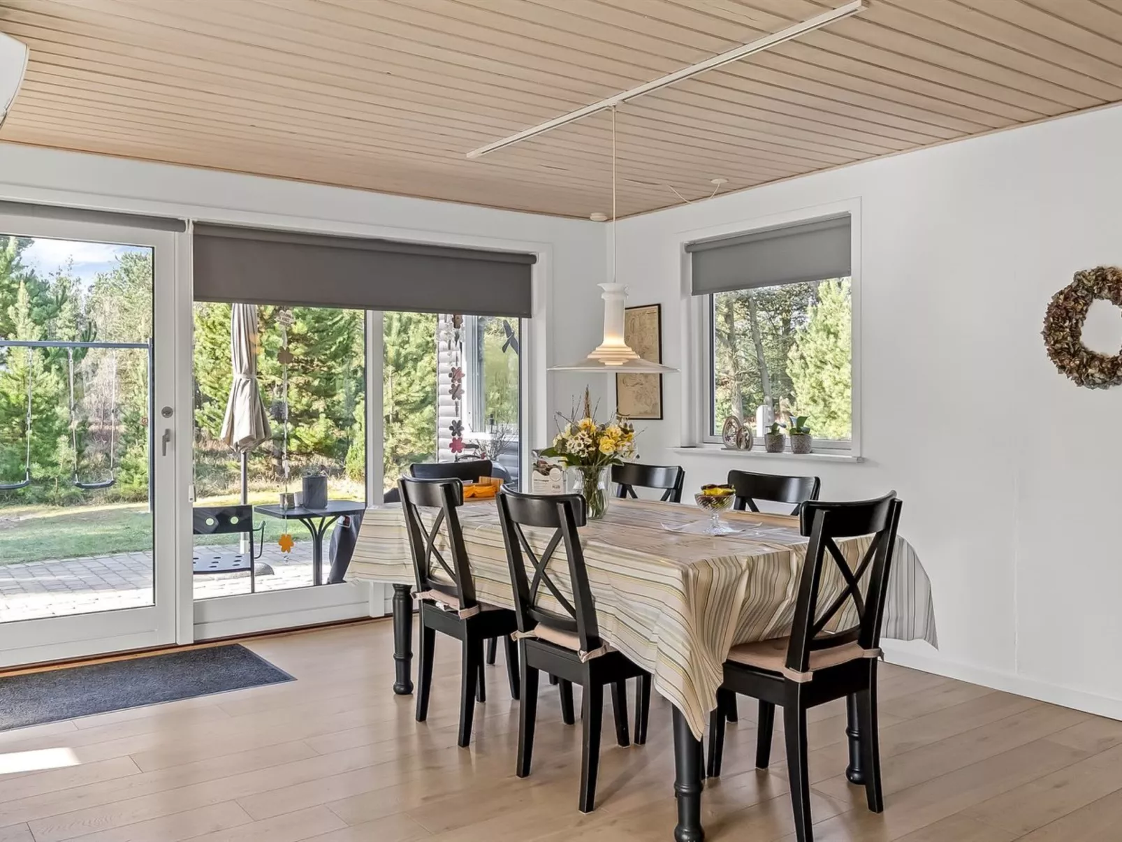 "Bjarka" - 2.9km from the sea-Binnen