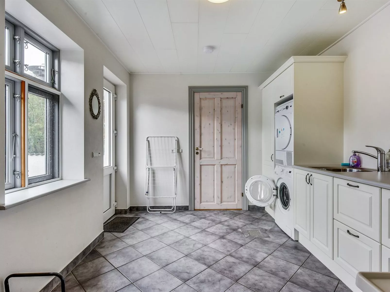 "Sophia" - 8km from the sea-Binnen