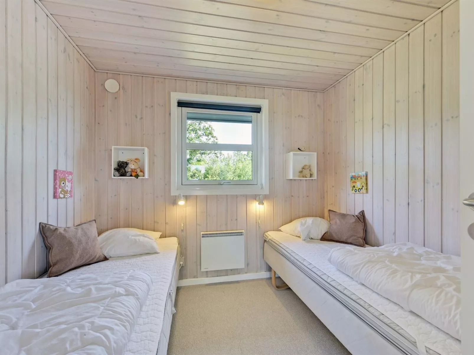 "Chrisse" - 550m from the sea-Binnen