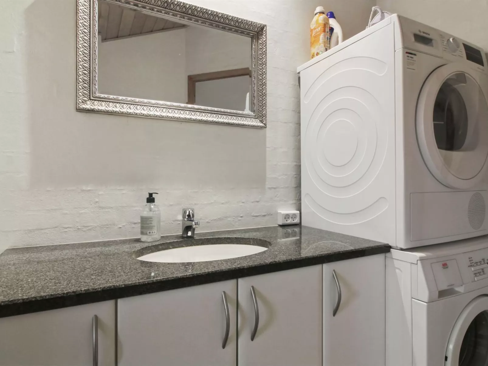 "Lauri" - 350m from the sea-Binnen