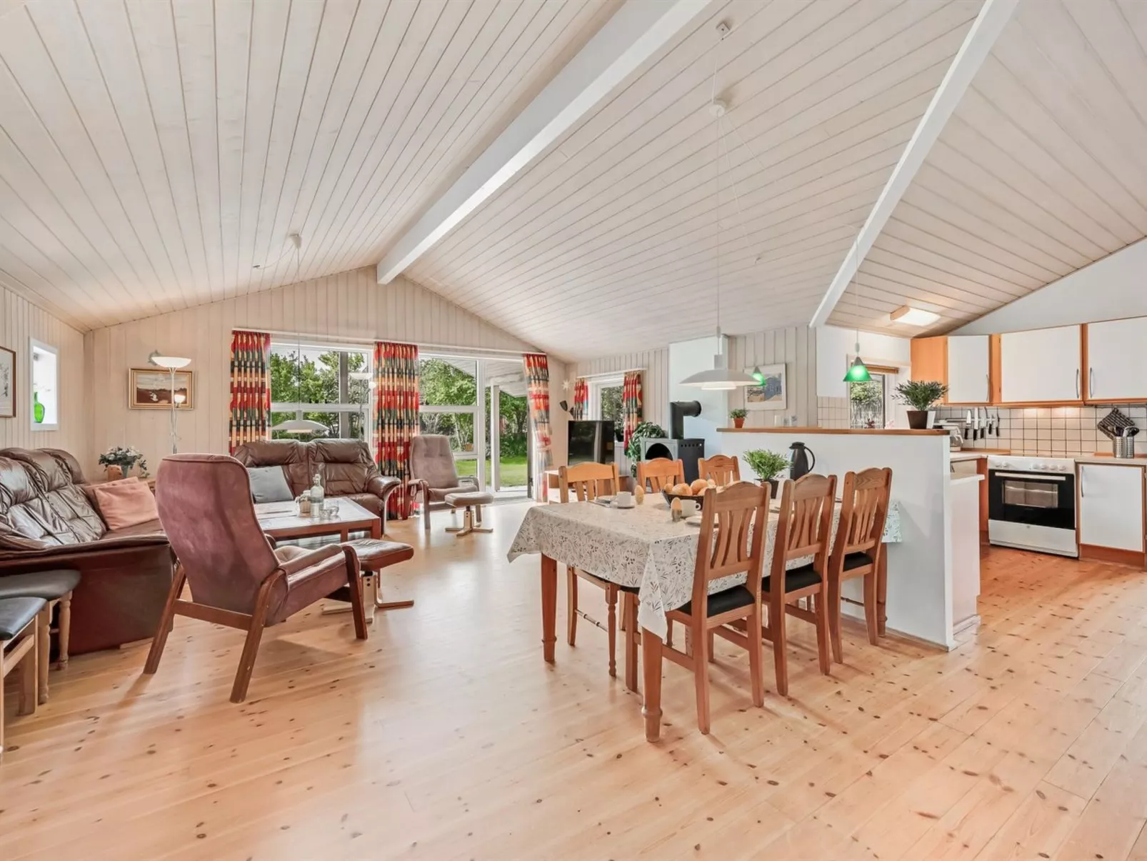 "Salla" - 1.2km from the sea-Binnen