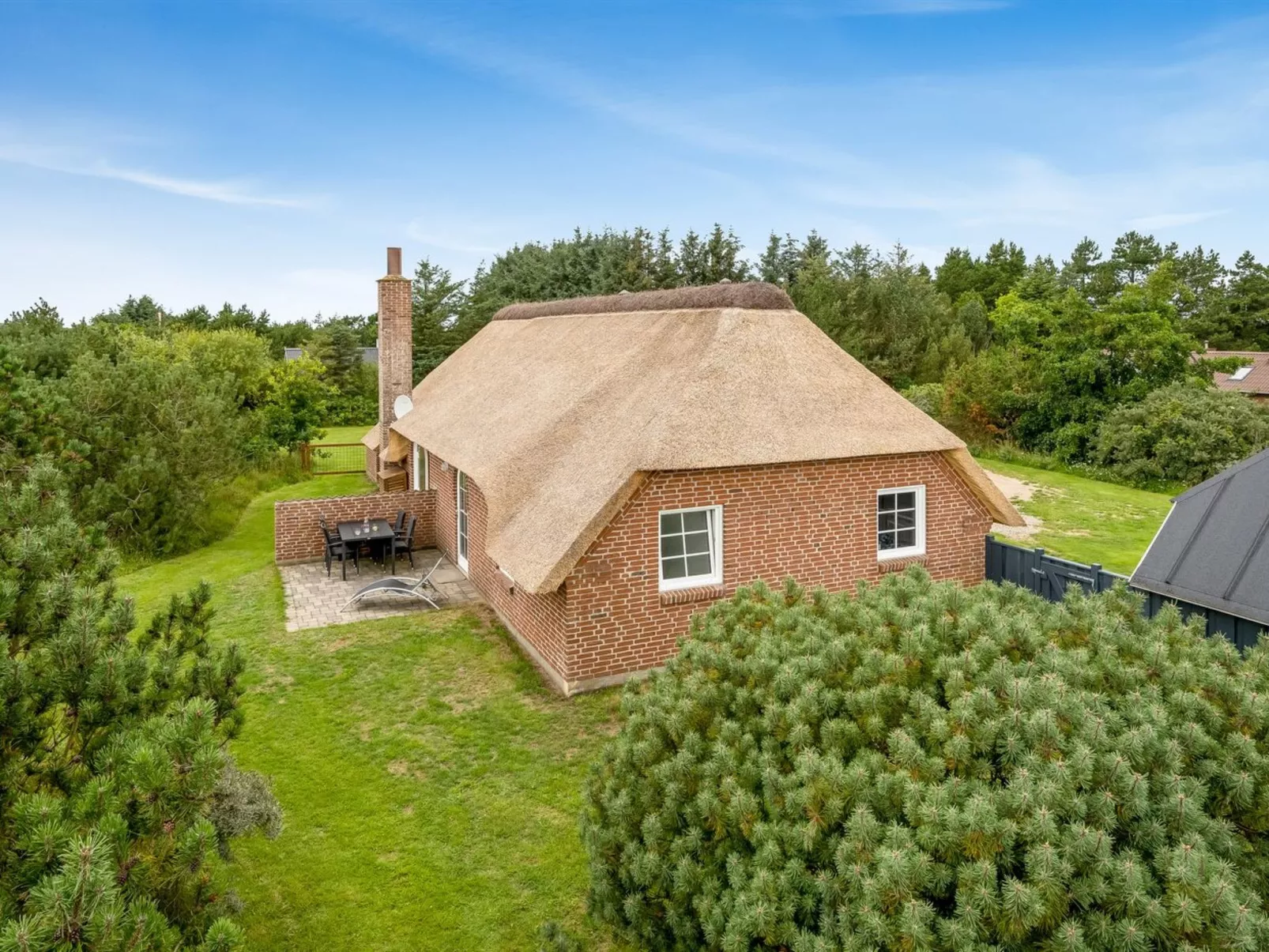 "Pasi" - 1.2km from the sea-Buiten