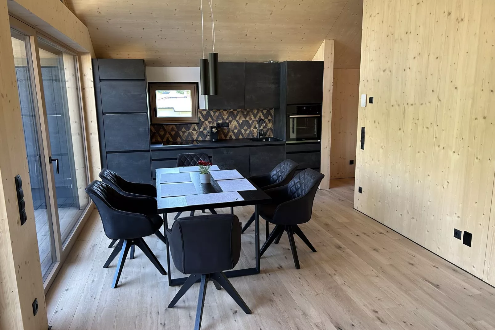 Penthouse in Mieders-Eetkamer