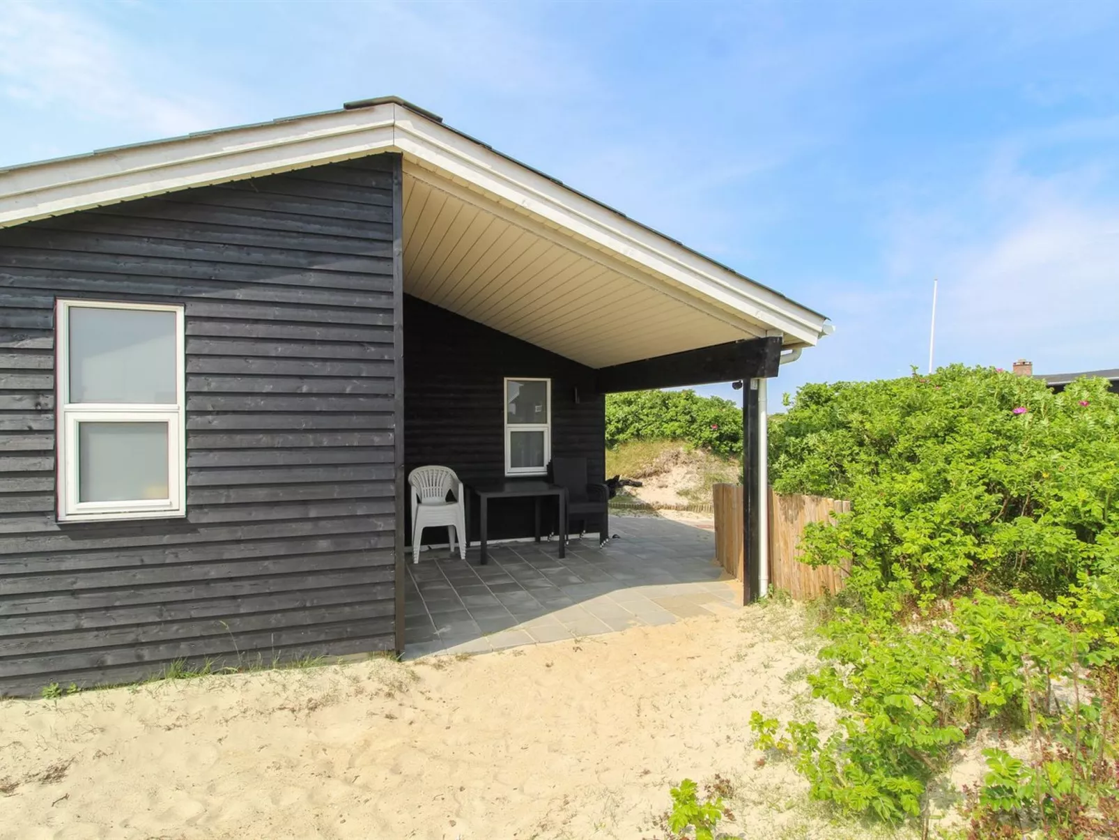 "Kris" - 200m from the sea-Buiten