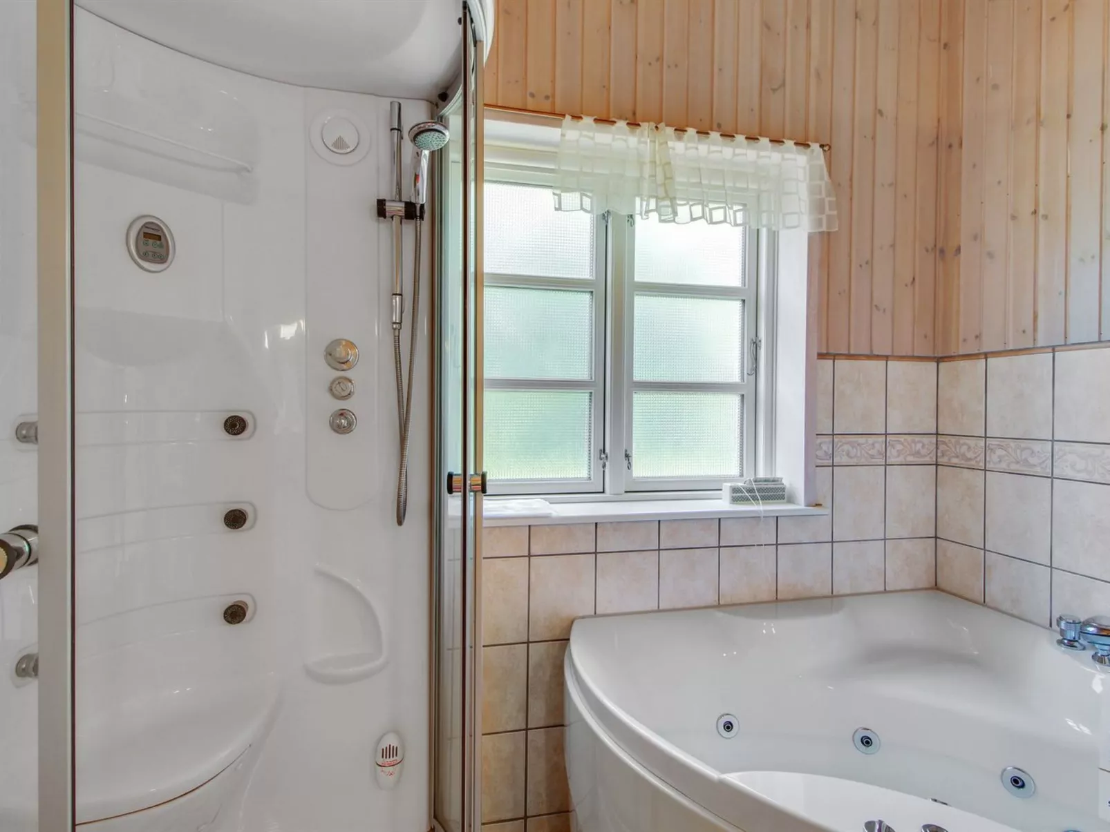 "Nela" - 300m from the sea-Binnen