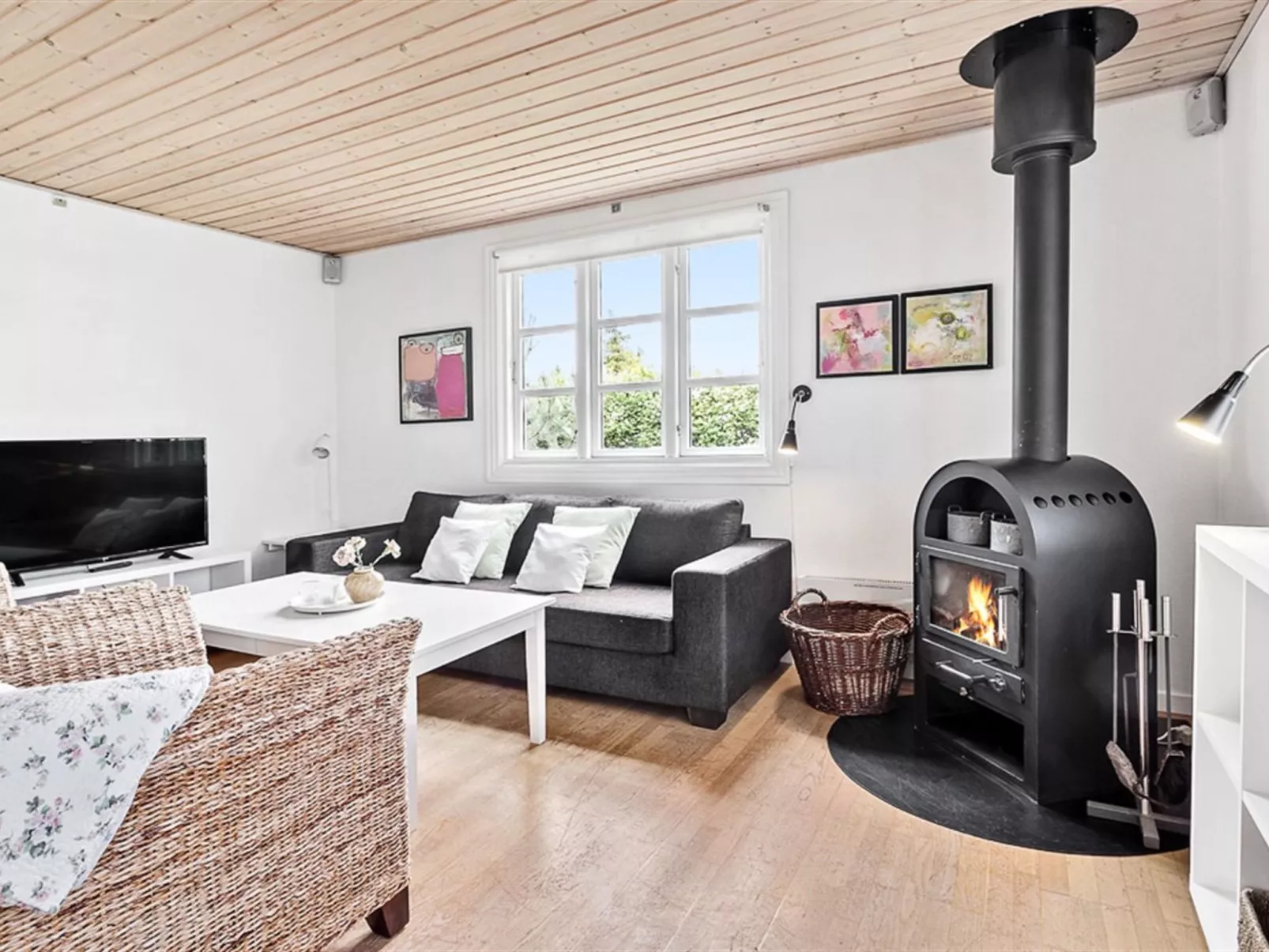 "Skrolan" - 200m from the sea-Binnen