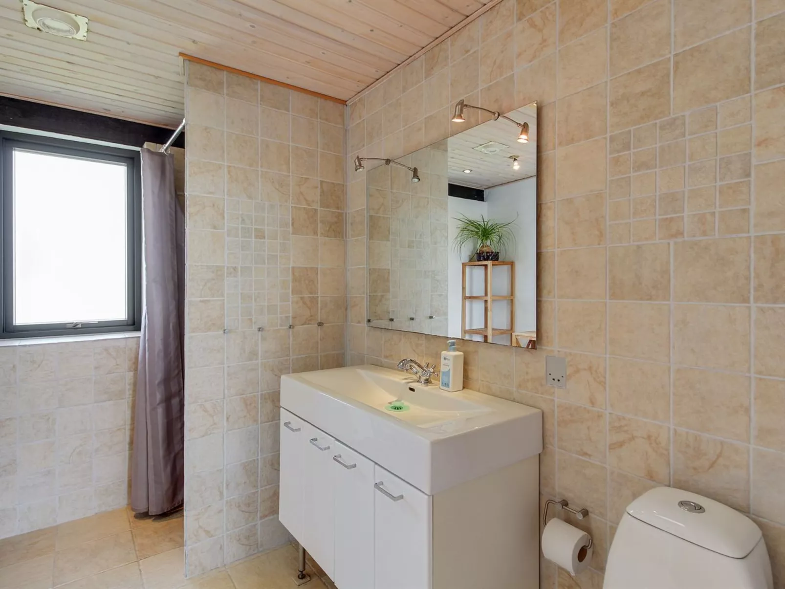 "Kiowa" - 100m from the sea-Binnen