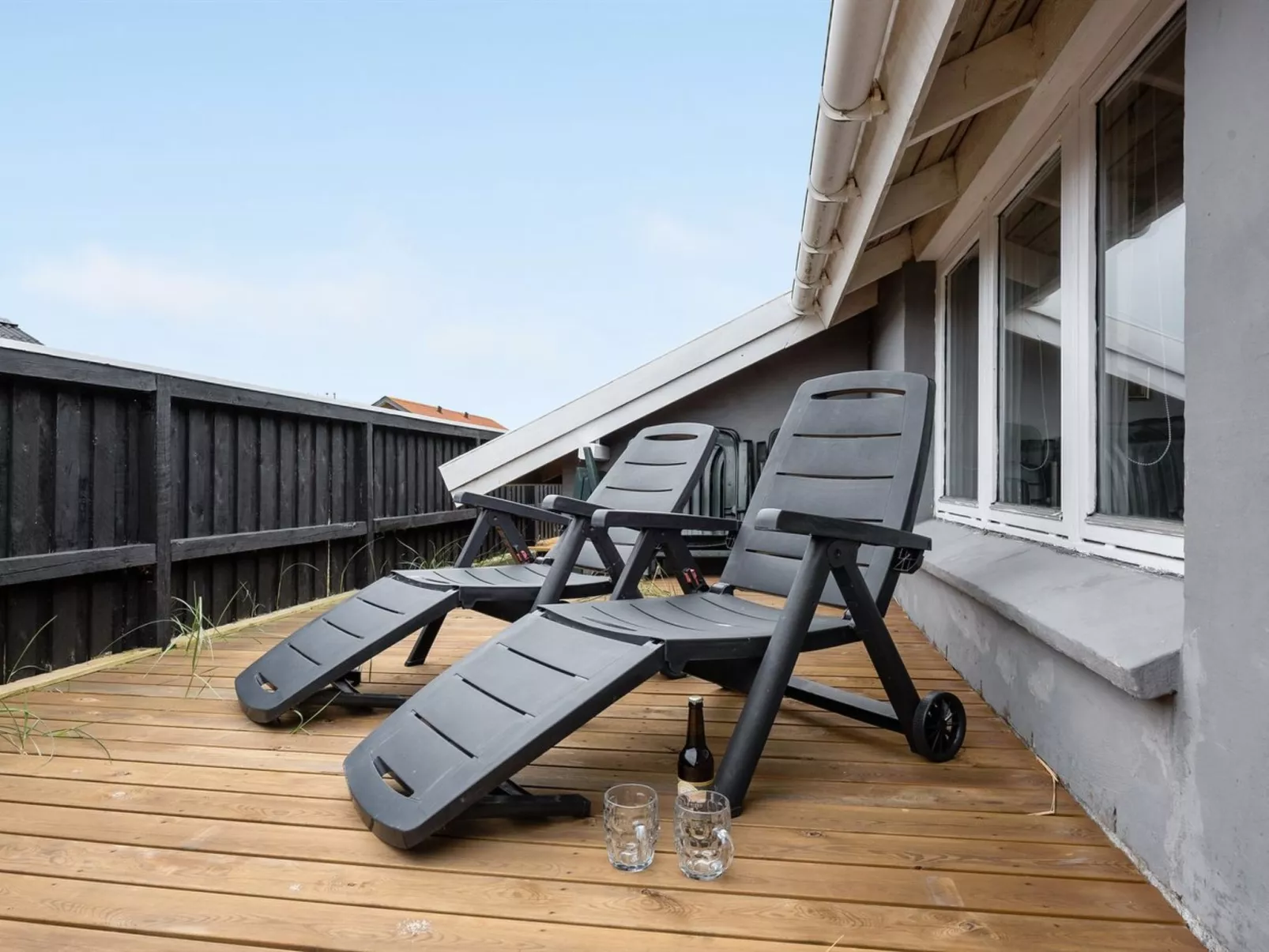 "Solbritt" - 330m to the fjord-Buiten