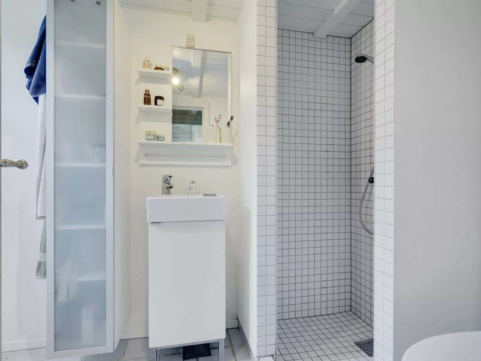 "Gunward" - 1.5km from the sea-Binnen