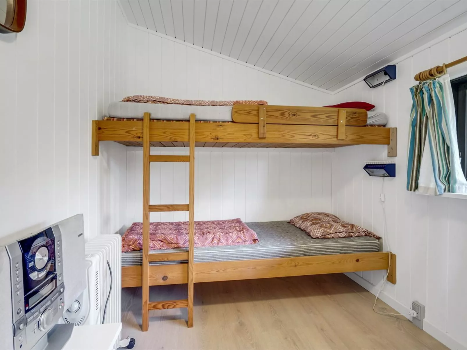 "Aileen" - 900m from the sea-Binnen