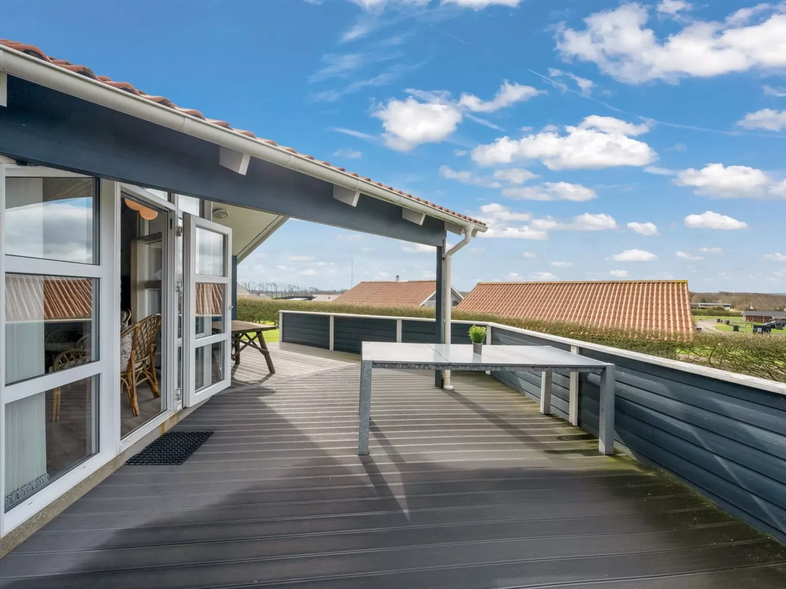 "Loviisa" - 300m to the fjord-Buiten