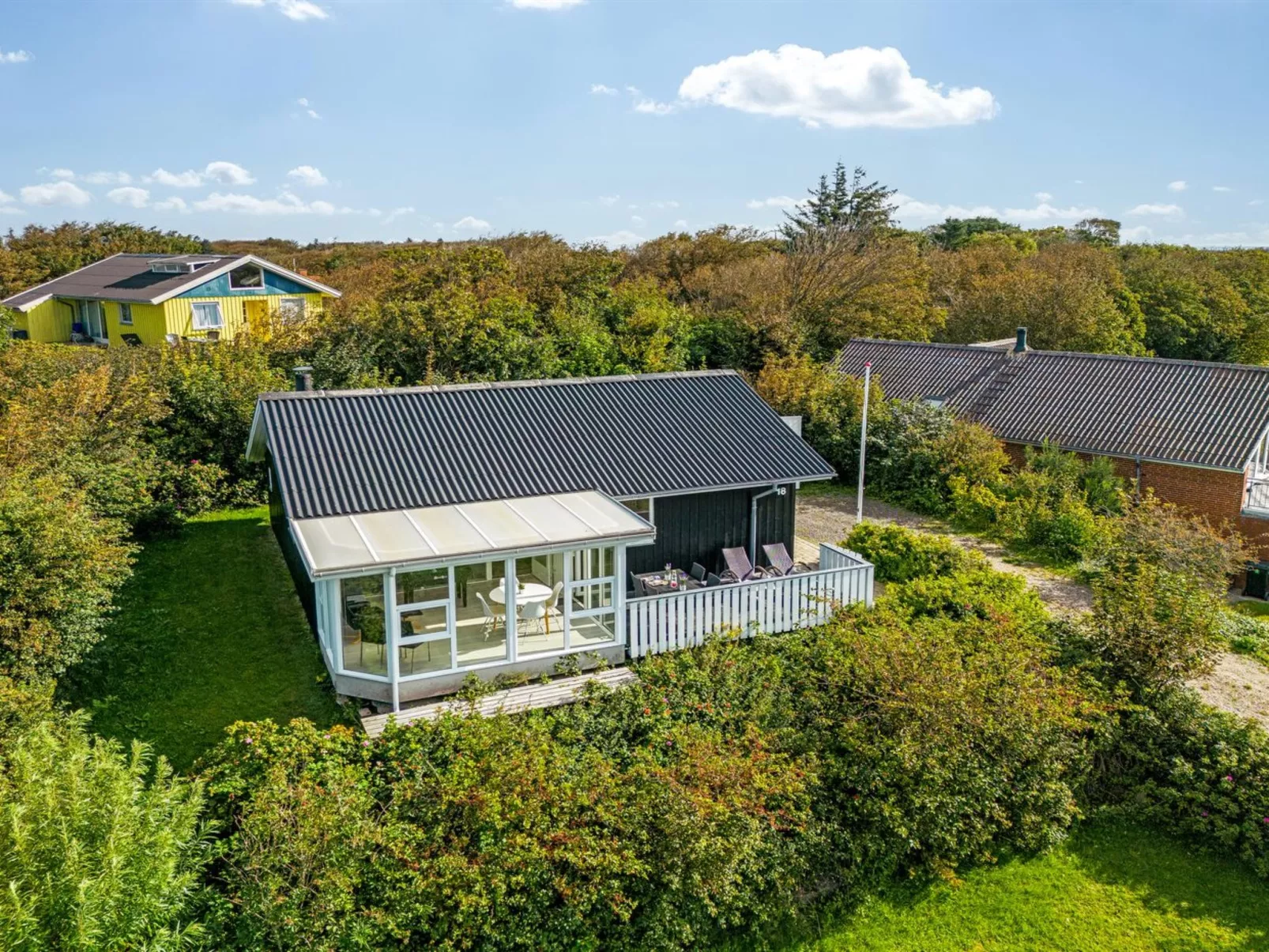 "Brenda" - 300m to the fjord-Buiten