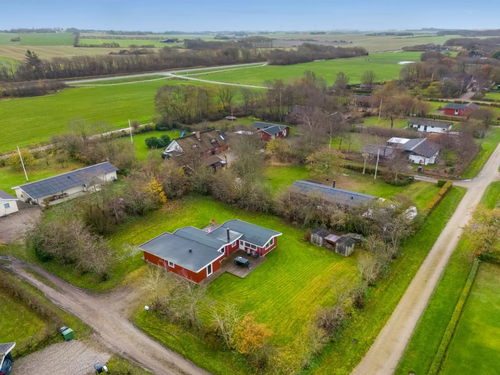 "Scarlet" - 400m to the fjord-Buiten