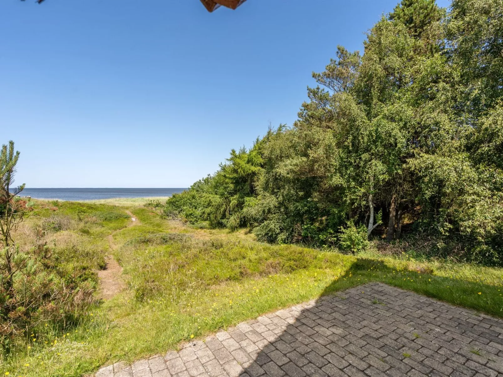 "Ingeborg" - 100m to the fjord-Buiten