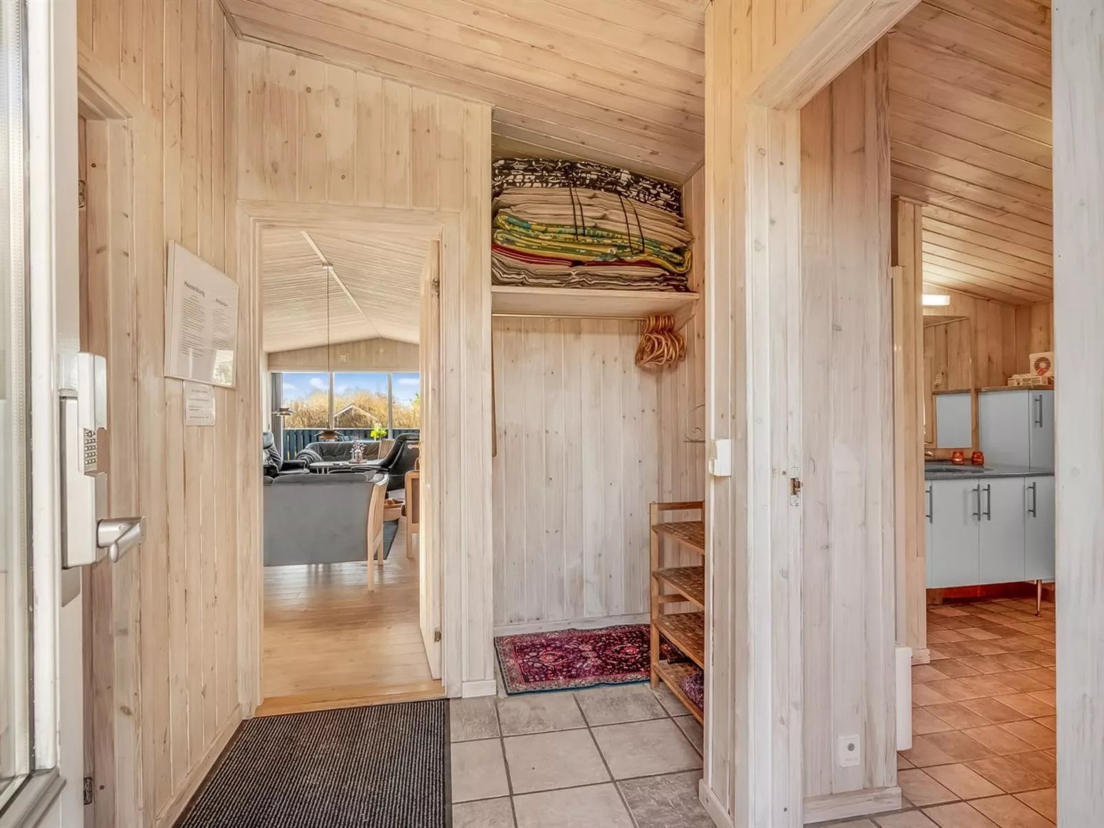 "Benjamina" - 530m to the fjord-Binnen