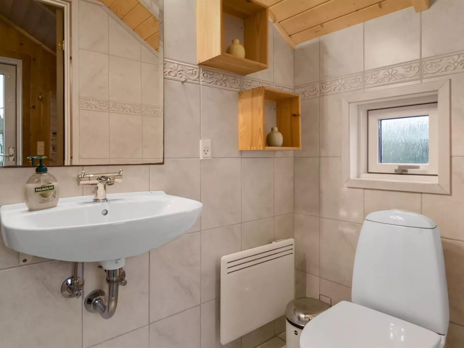 "Thit" - 1.2km to the fjord-Binnen