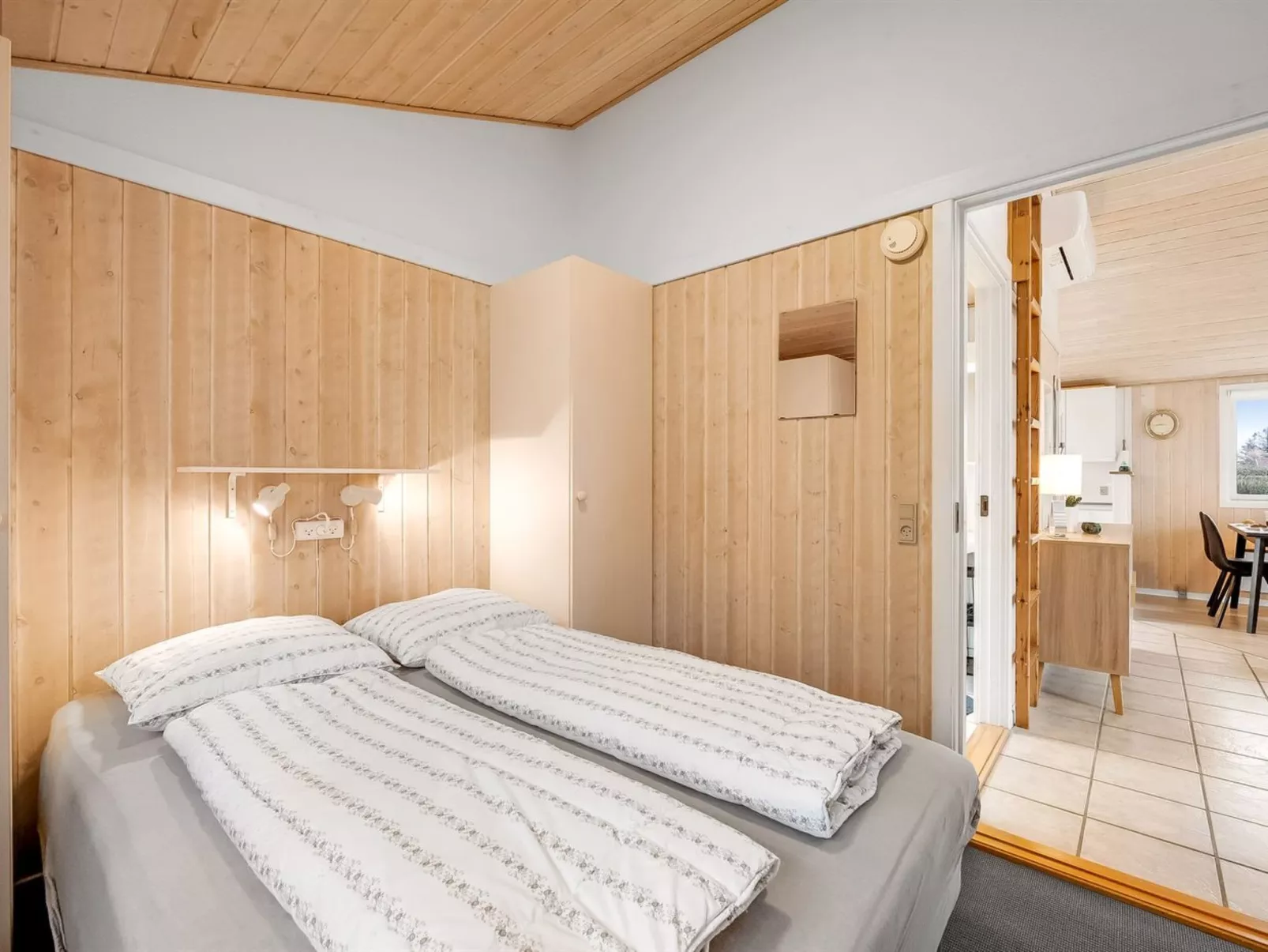 "Marten" - 1.2km to the fjord-Binnen