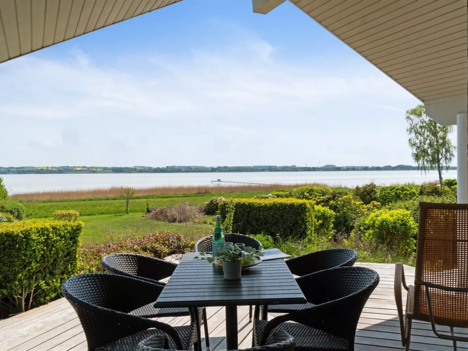 "Brunman" - 10m to the fjord-Buiten