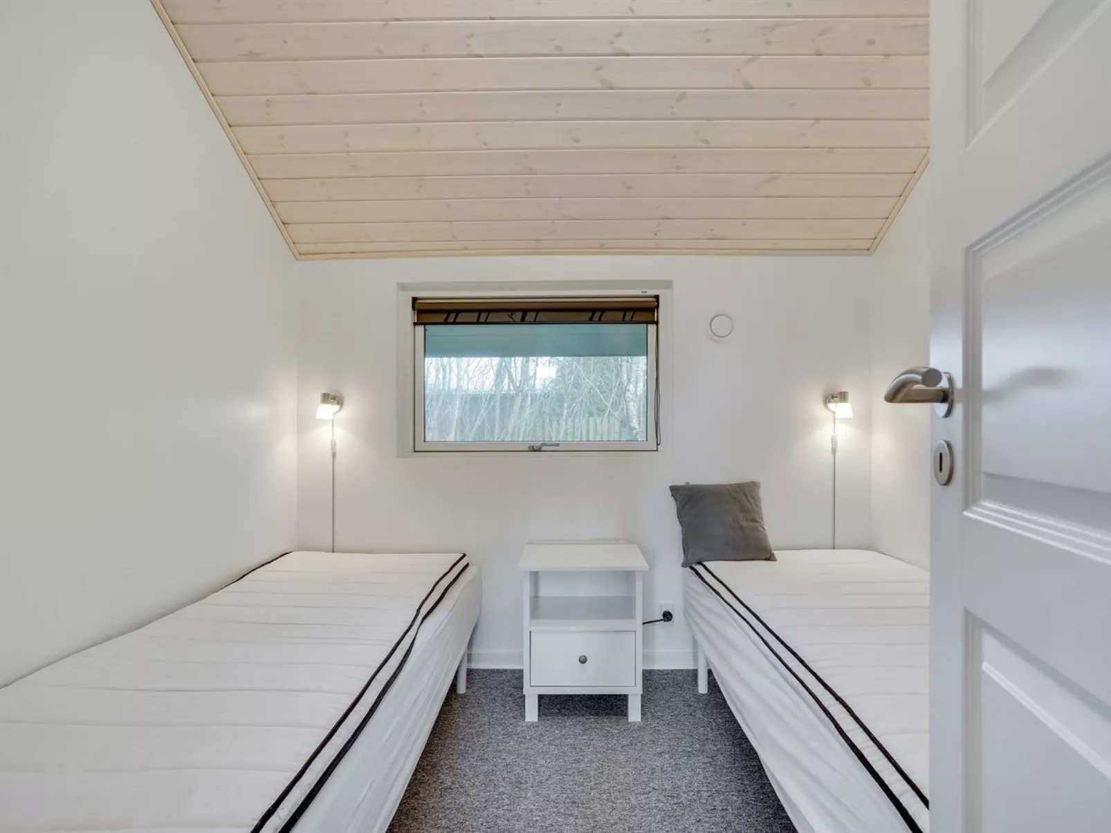 "Ingward" - 300m to the fjord-Binnen