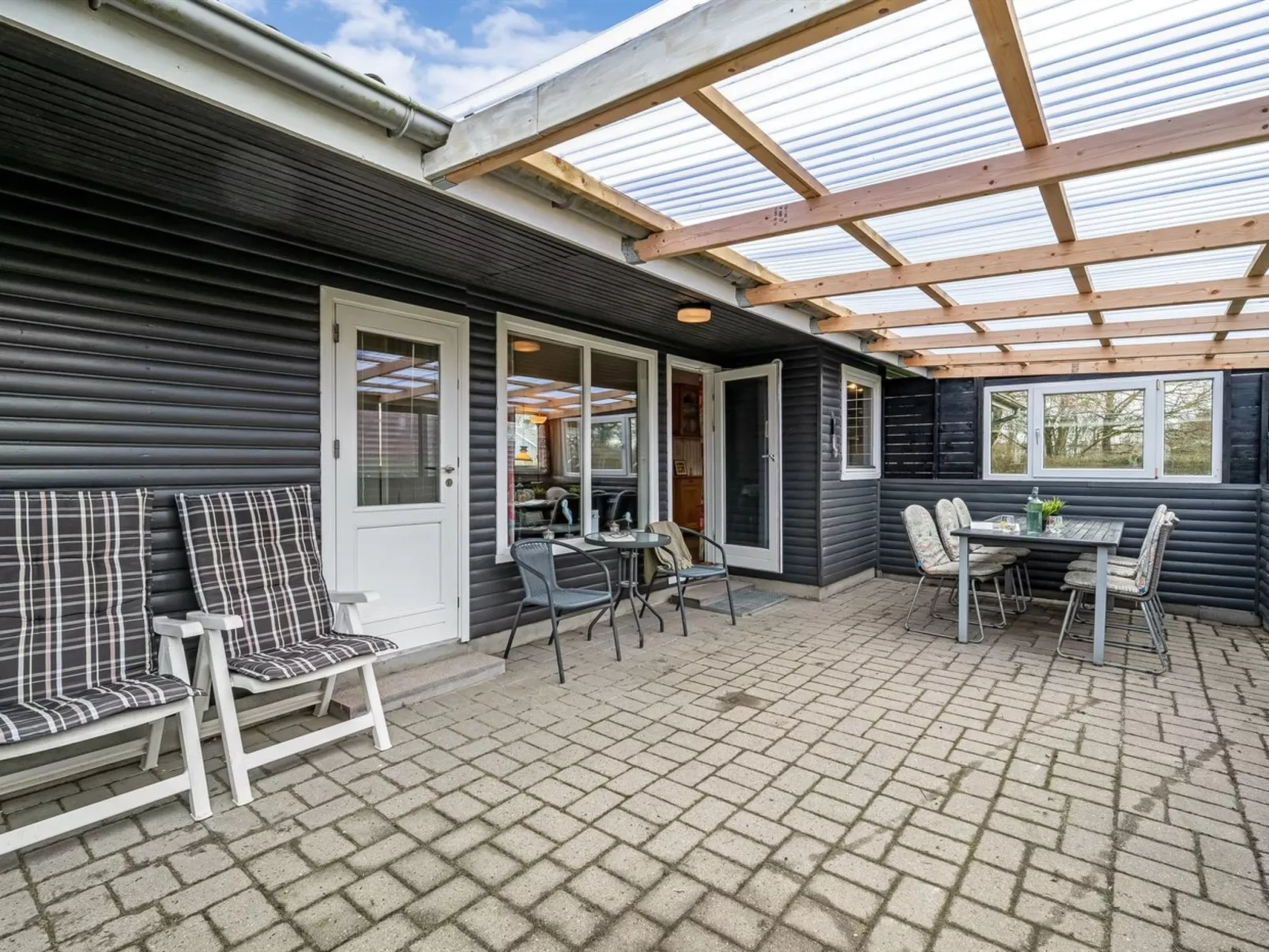 "Hoghni" - 850m to the fjord-Buiten