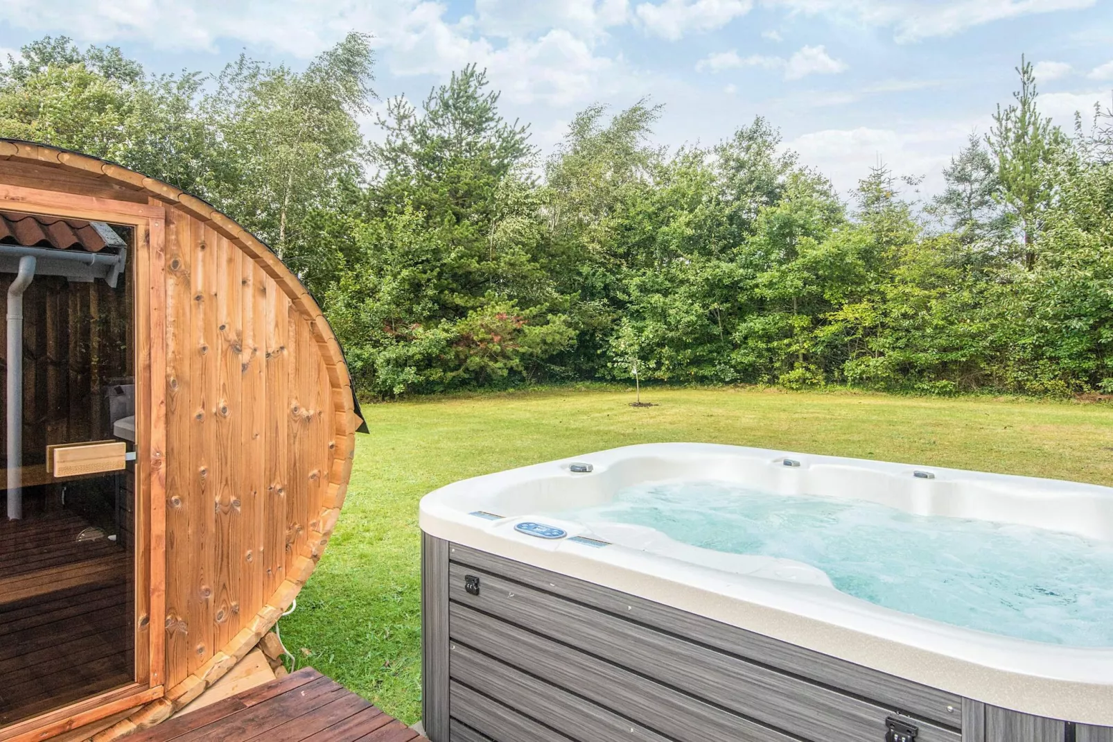 Vakantiehuis met spa en sauna-Spa