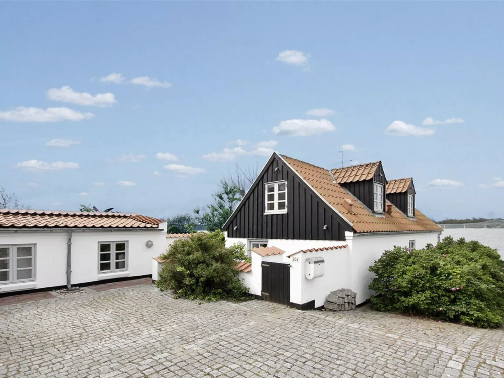 "Pauliina" - 10m to the fjord-Buiten