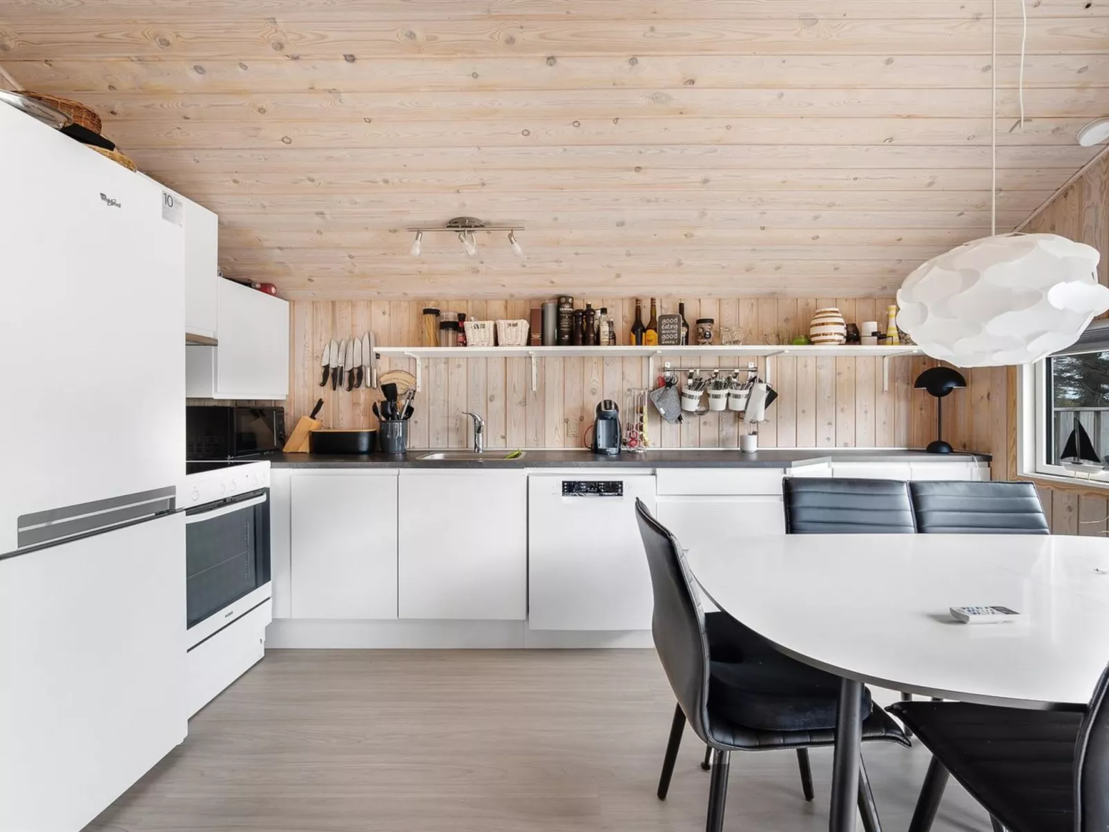 "Birger" - 500m from the sea-Binnen