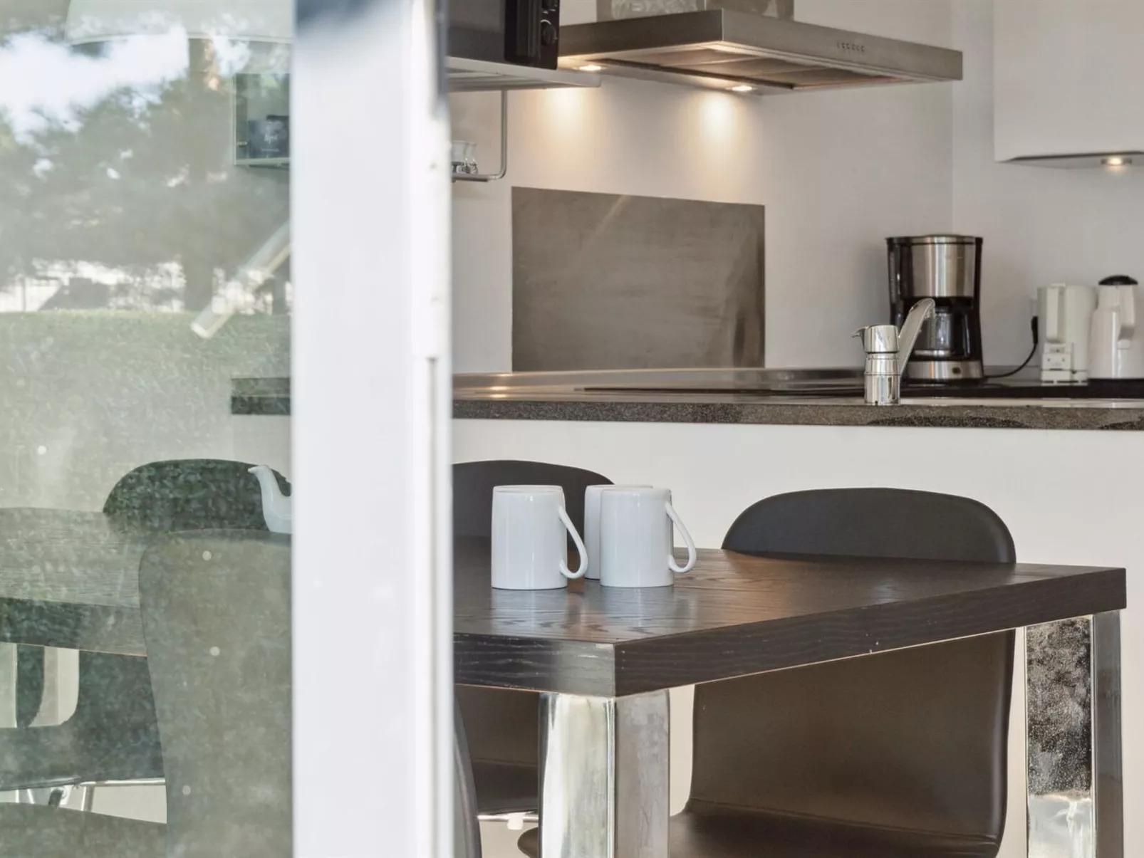 "Sophy" - 150m from the sea-Binnen