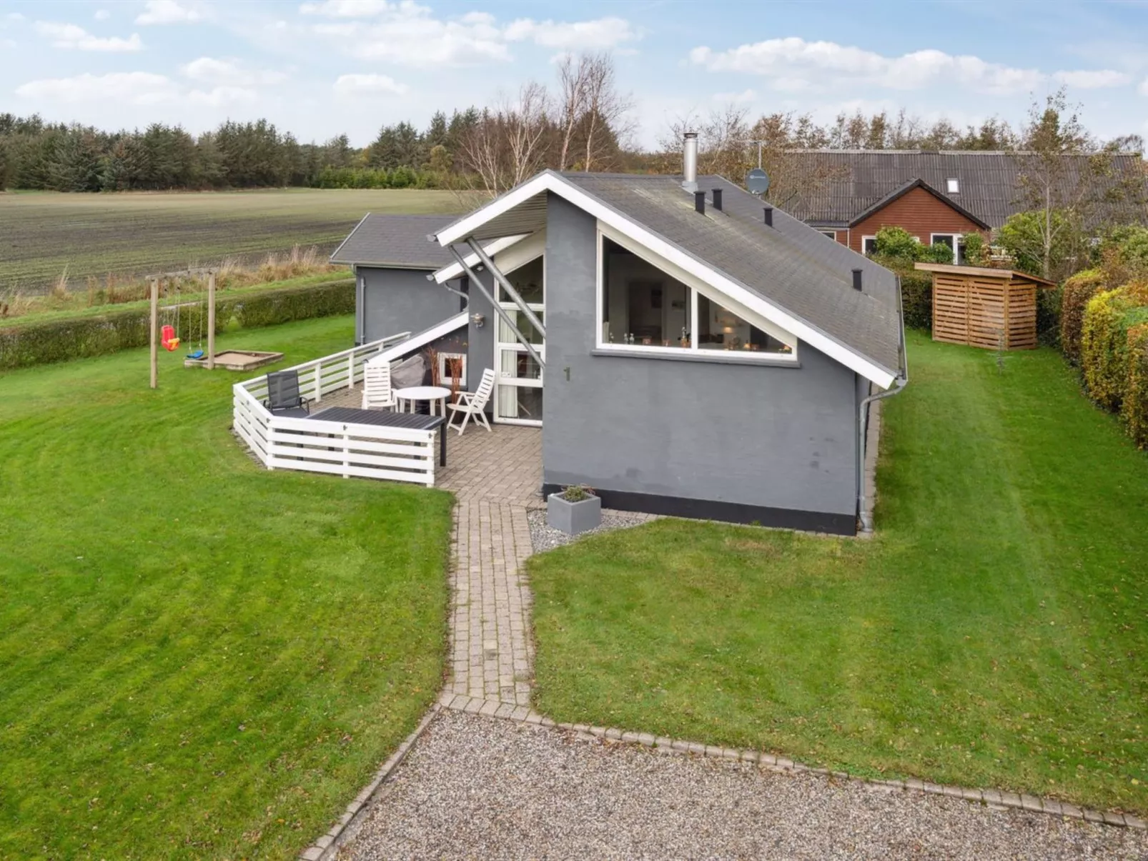 "Thrugels" - 600m from the sea