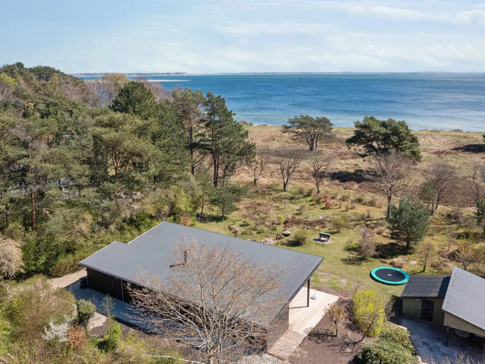 "Toska" - 100m to the fjord-Buiten