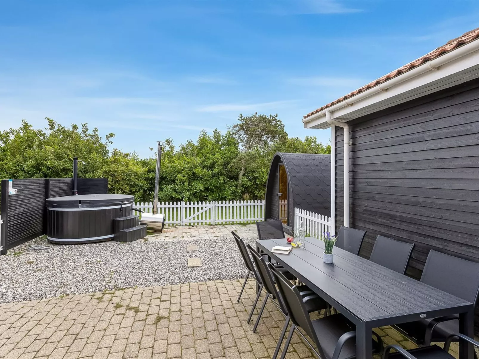 "Torhild" - 700m from the sea-Binnen